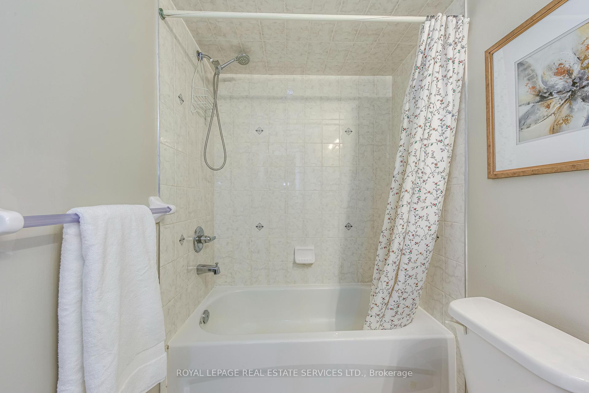 2435 Greenwich Drive #12