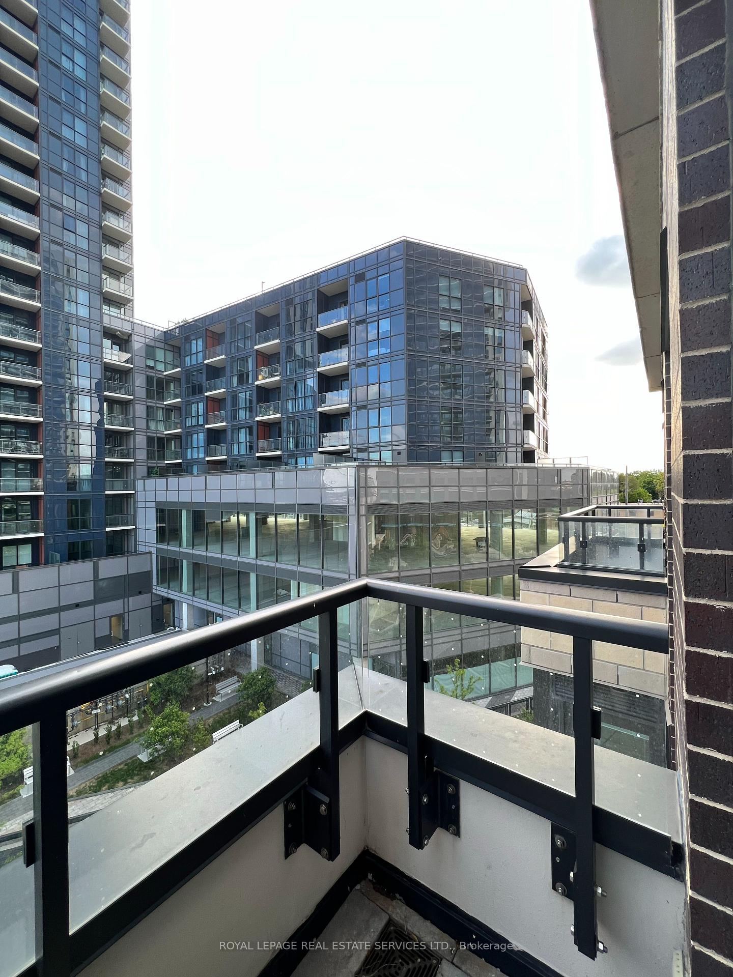 20 Thomas Riley Road 401