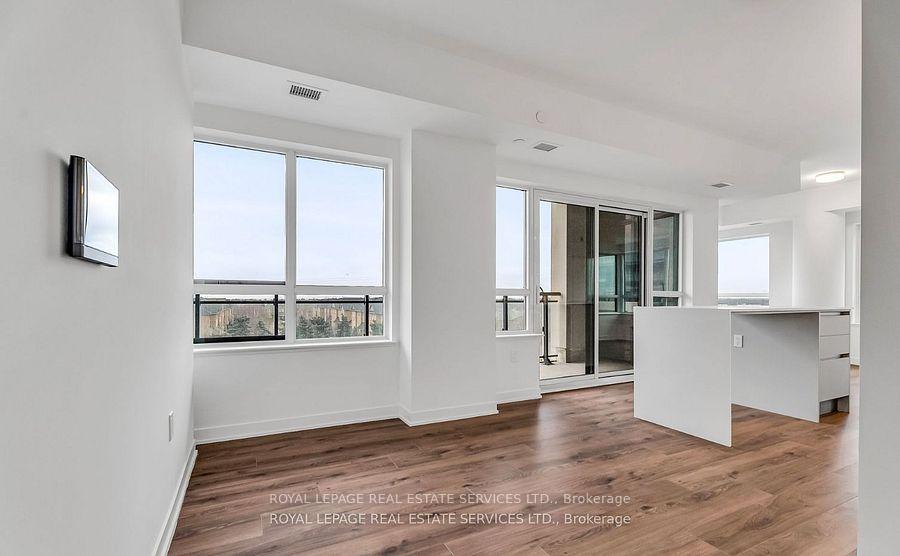 395 Dundas Street W 317