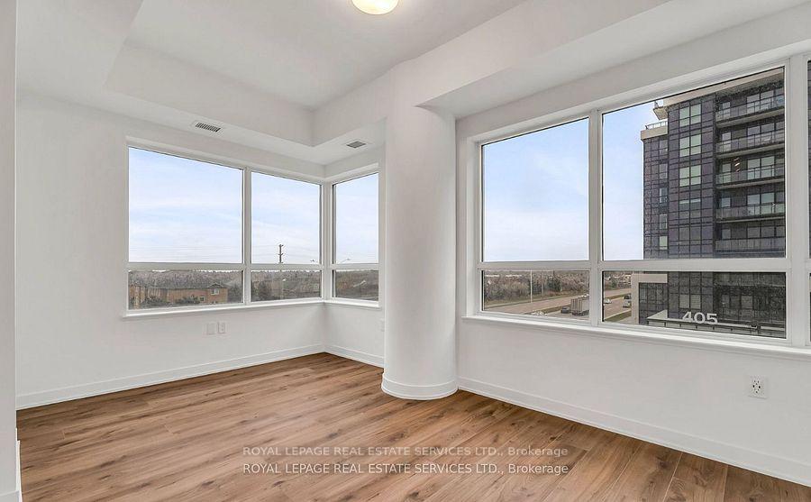 395 Dundas Street W 317