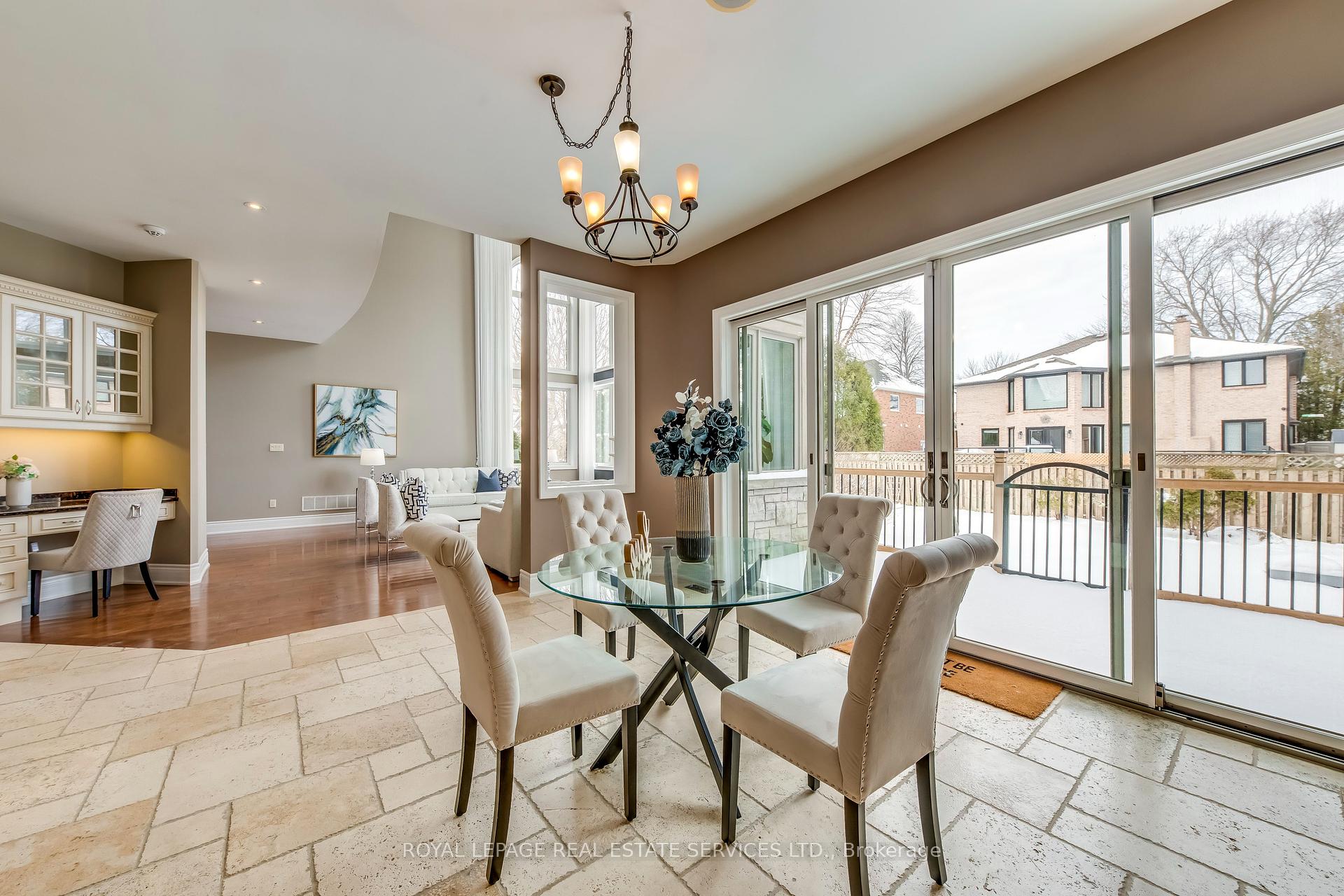 3341 Lakeshore Road