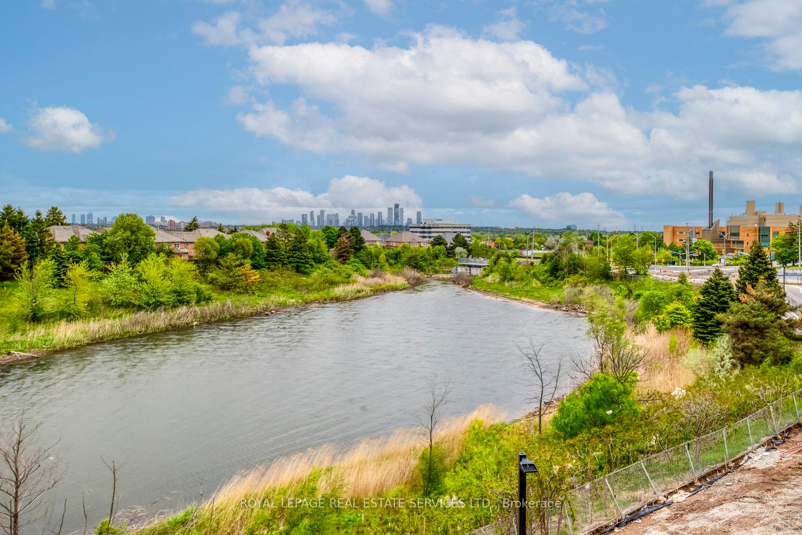 2495 Eglinton Avenue W 314