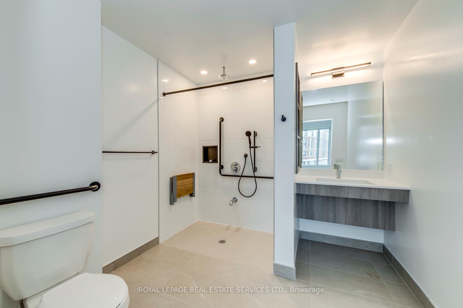 2495 Eglinton Avenue W 314