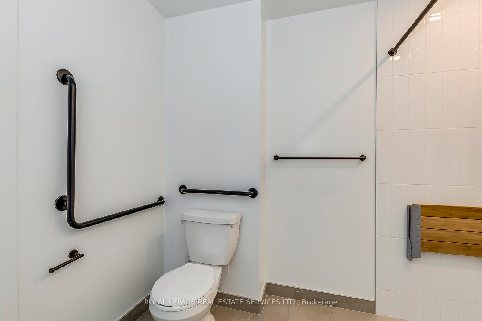 2495 Eglinton Avenue W 314