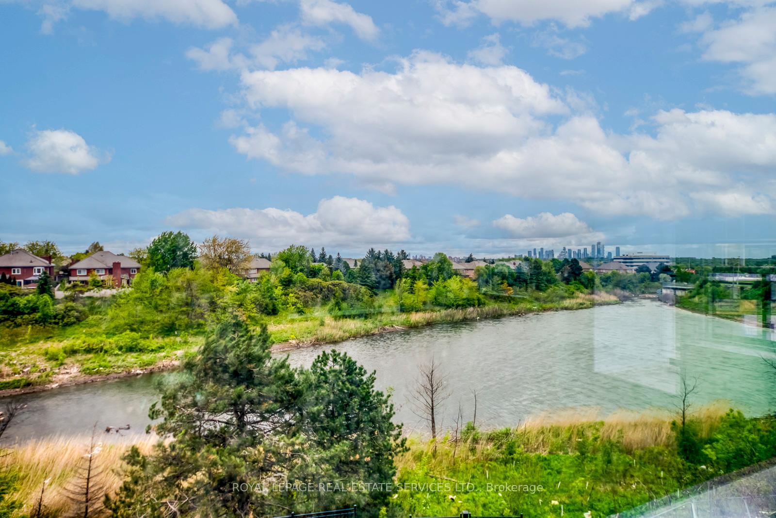 2495 Eglinton Avenue W 314