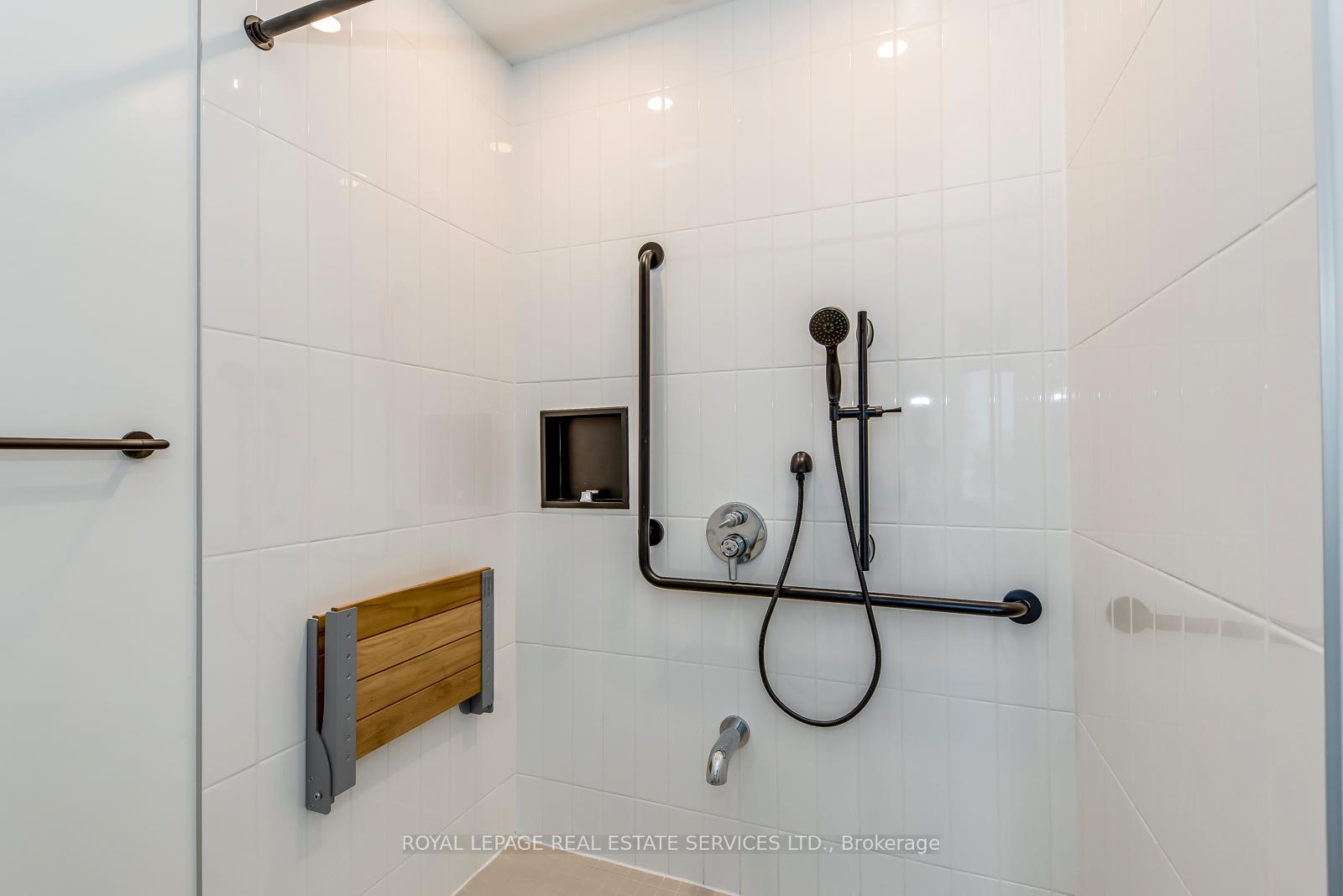 2495 Eglinton Avenue W 314