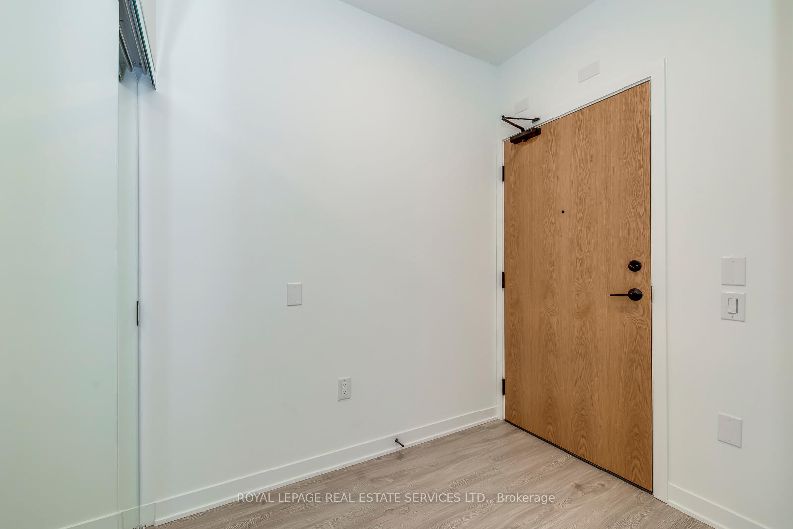 2495 Eglinton Avenue W 314