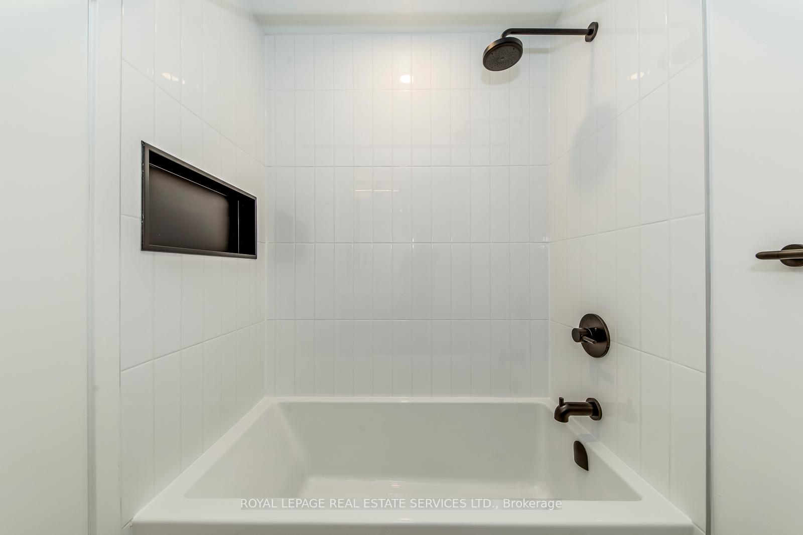 2495 Eglinton Avenue W 314