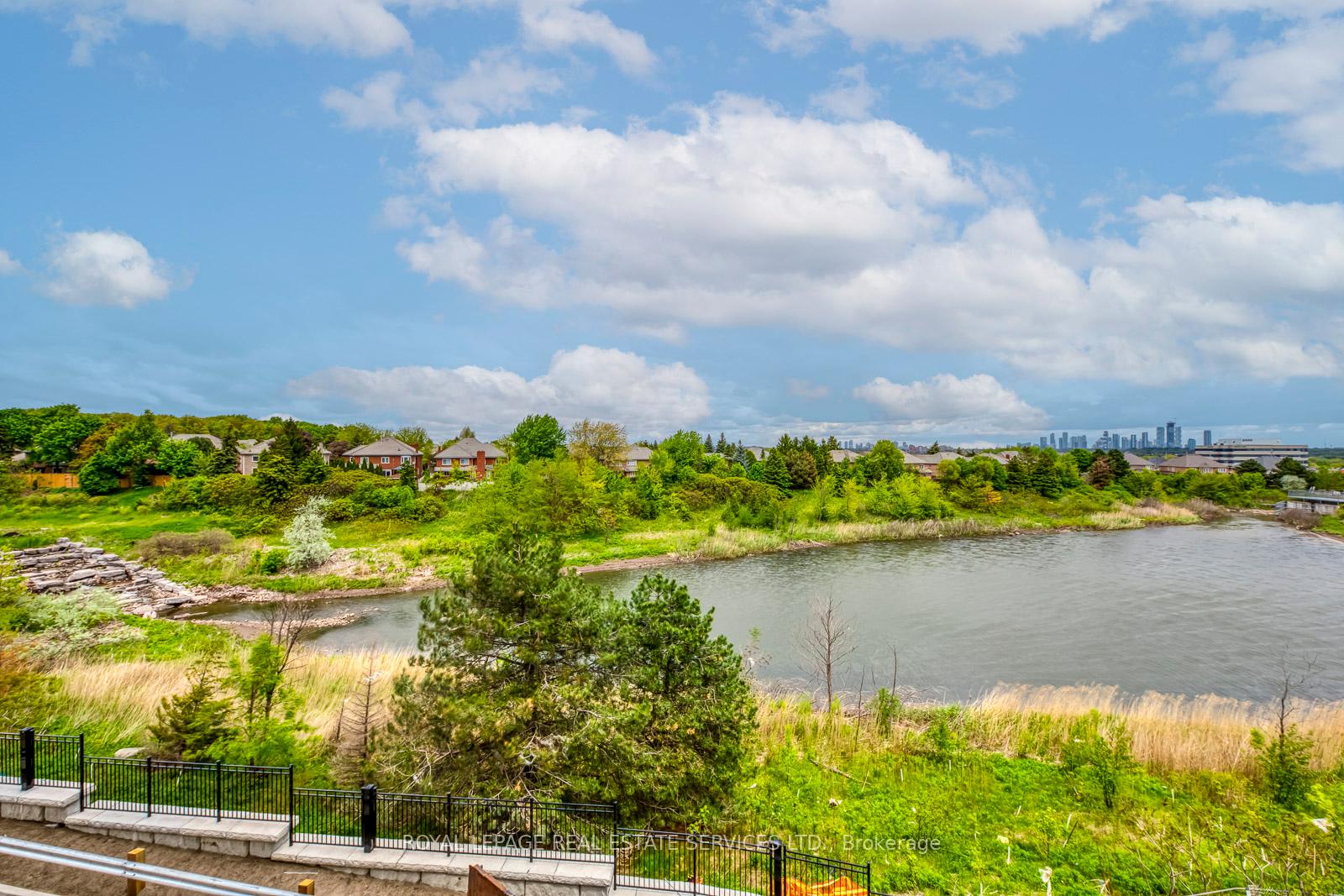 2495 Eglinton Avenue W 314