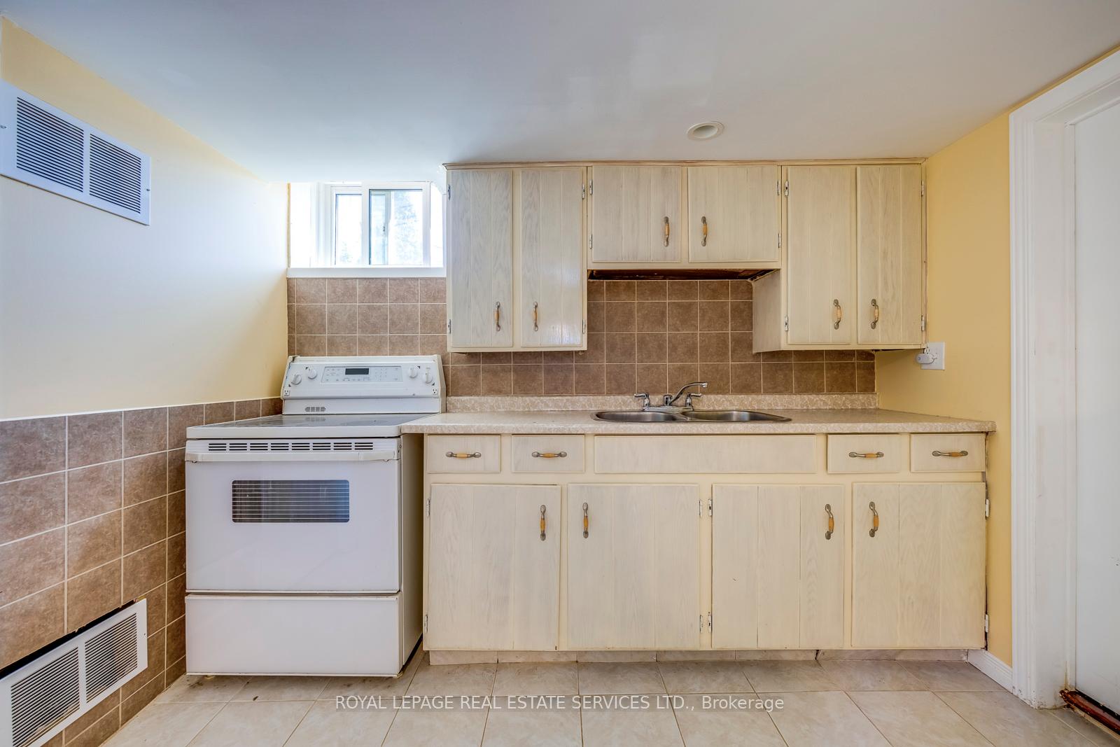 317 Ulric Crescent