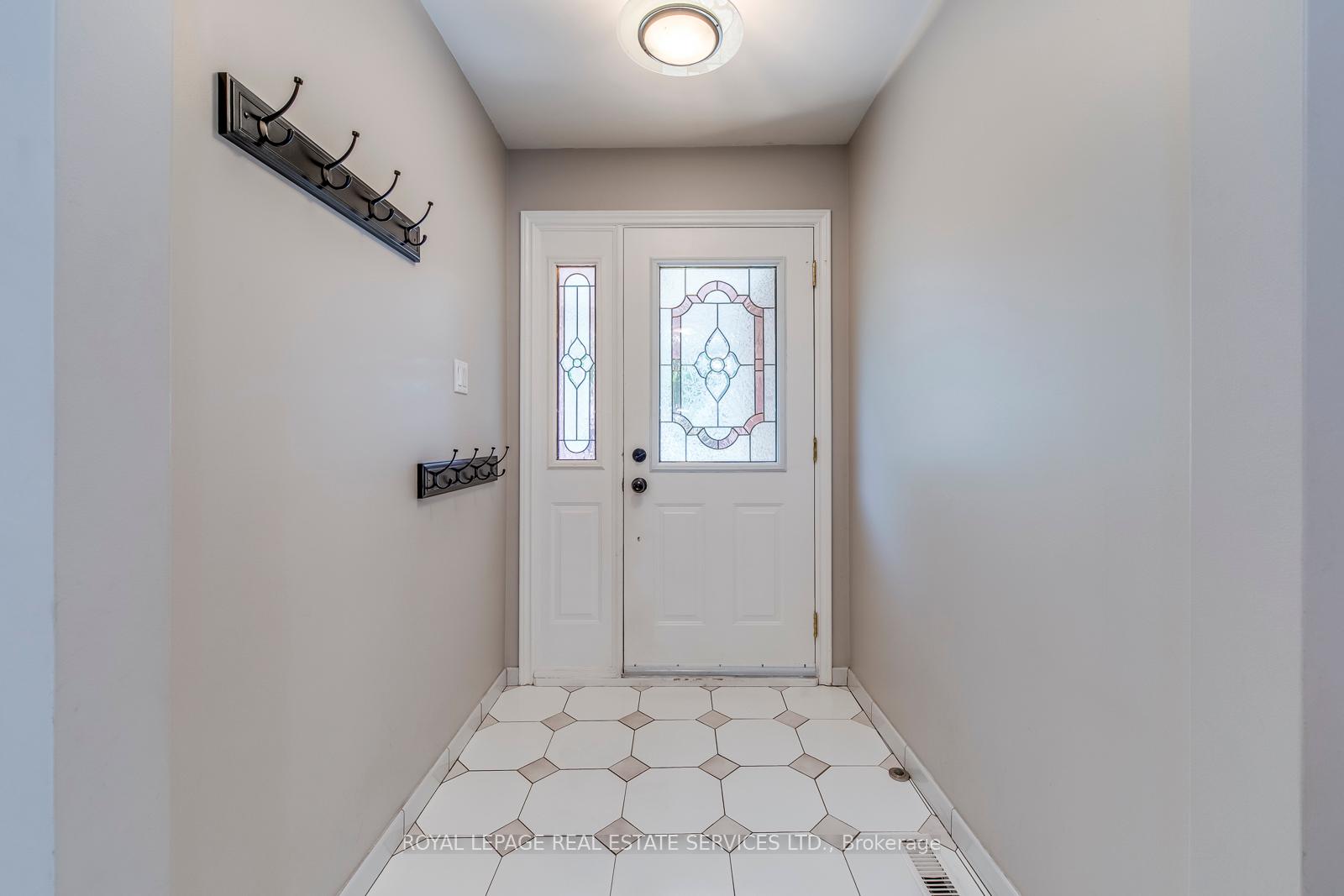 317 Ulric Crescent