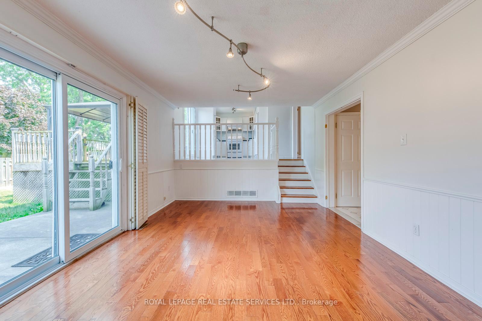 317 Ulric Crescent