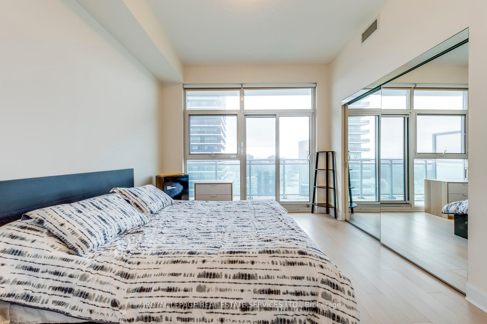 33 Shore Breeze Drive 3706