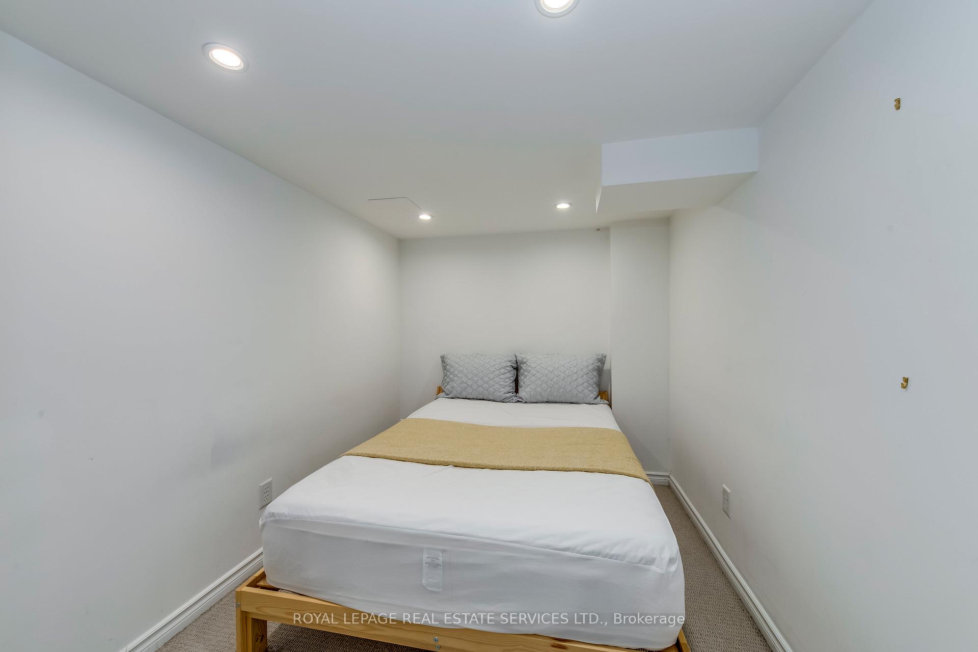 2151 Orchard Road, Burlington