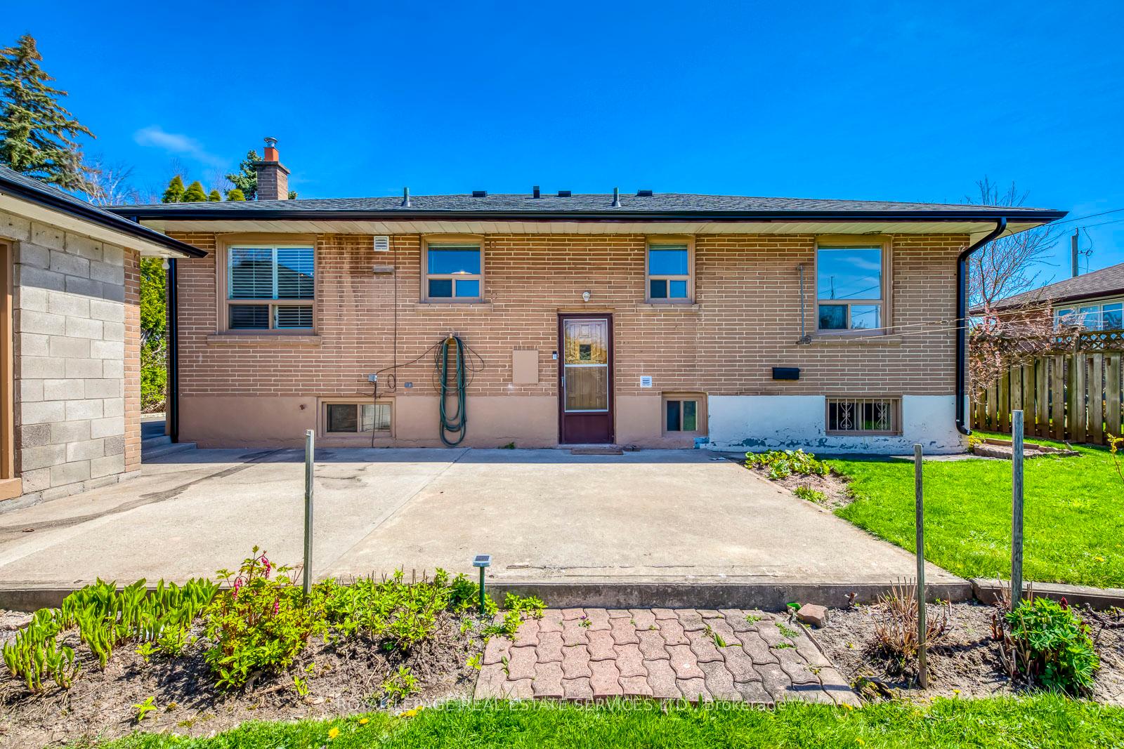 383 Wentworth Street BSMT