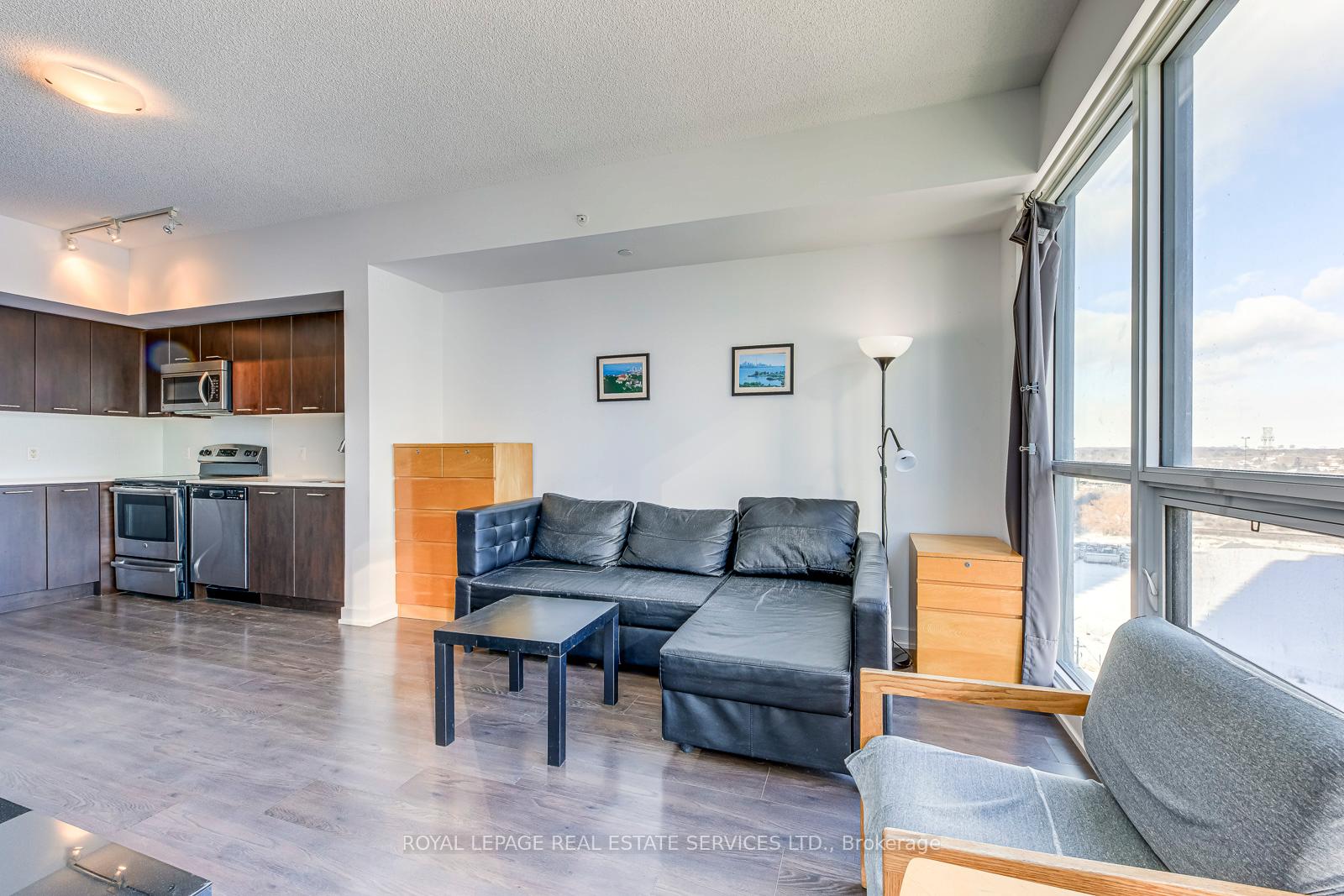 2200 Lakeshore Boulevard W 1908