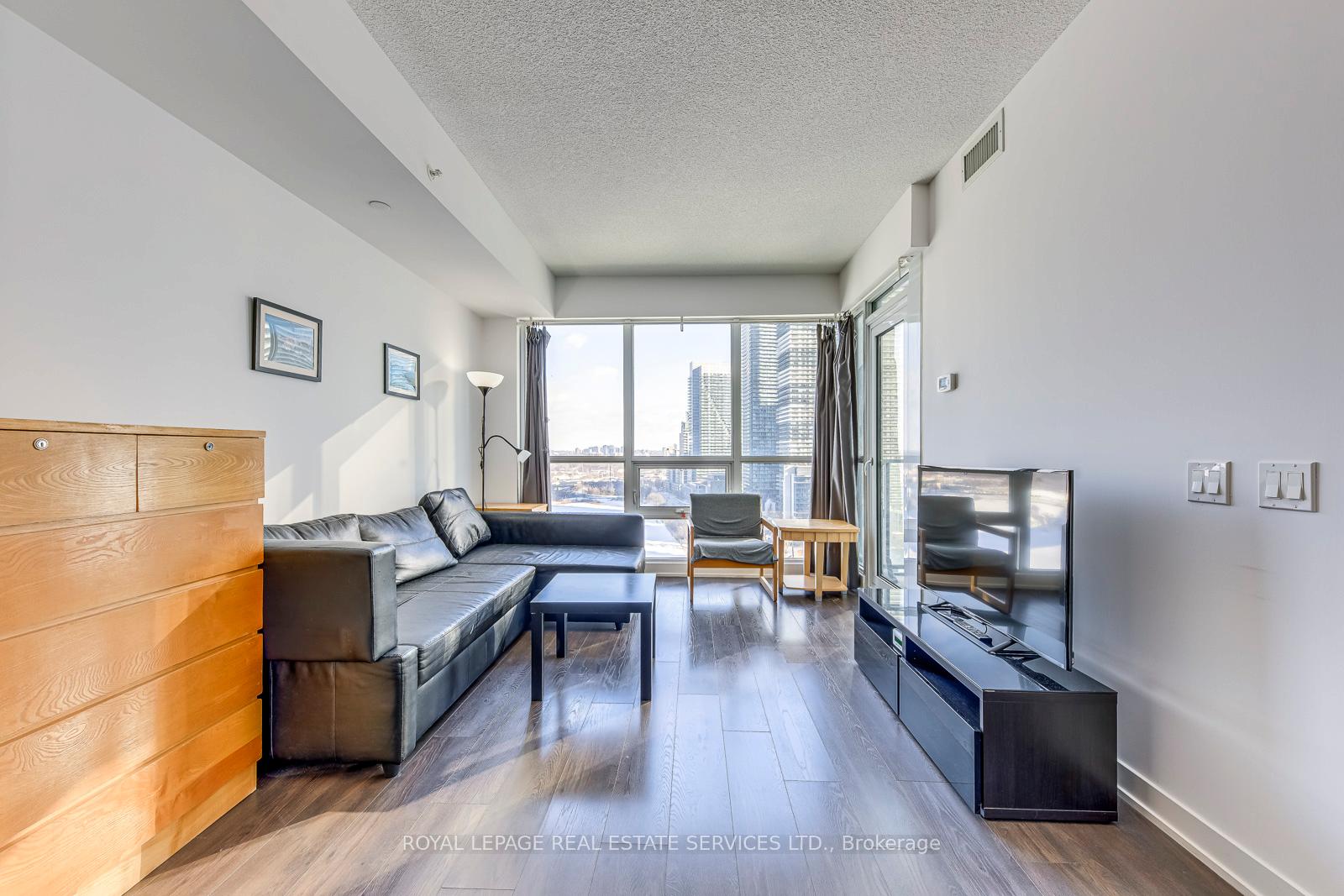 2200 Lakeshore Boulevard W 1908