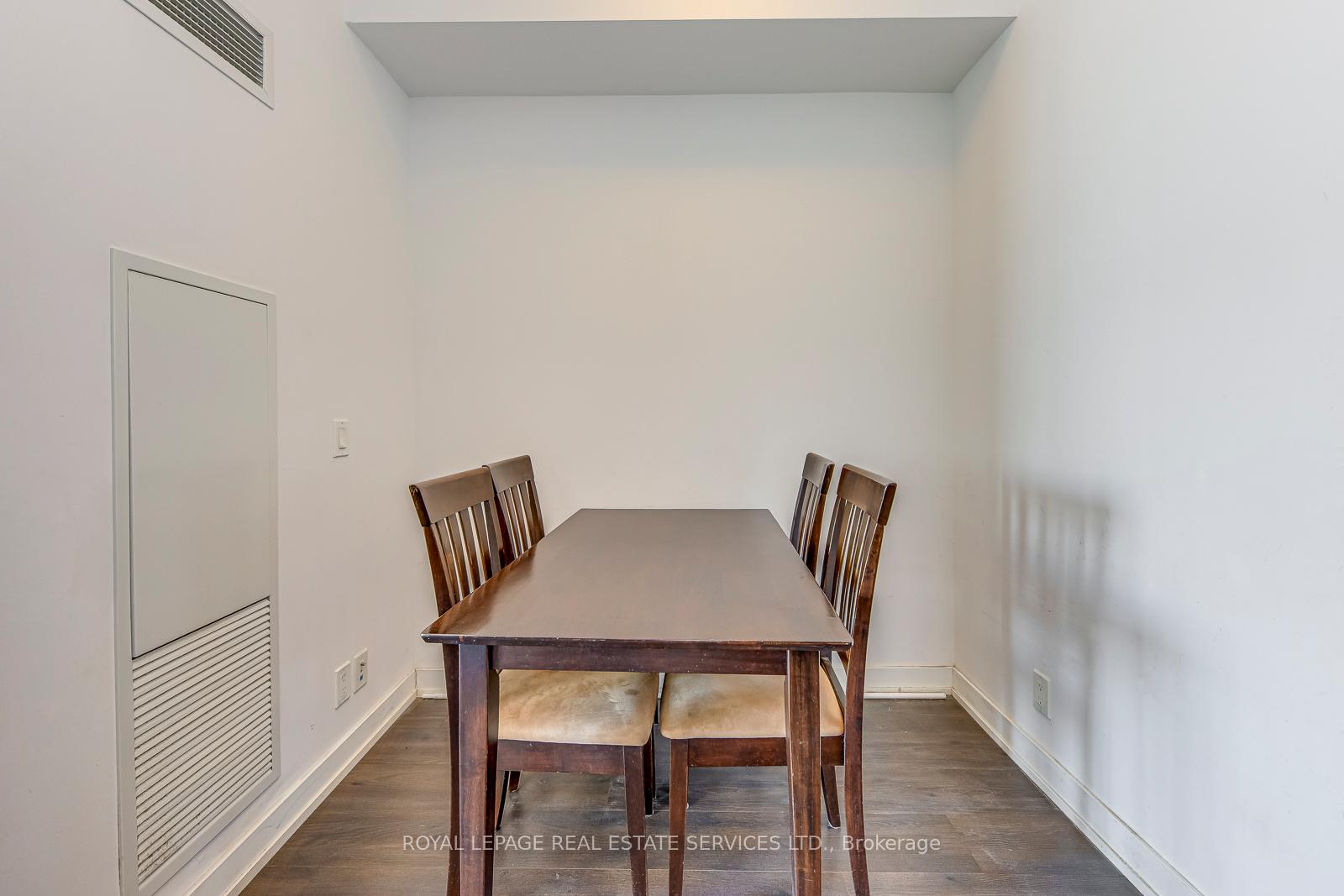 2200 Lakeshore Boulevard W 1908