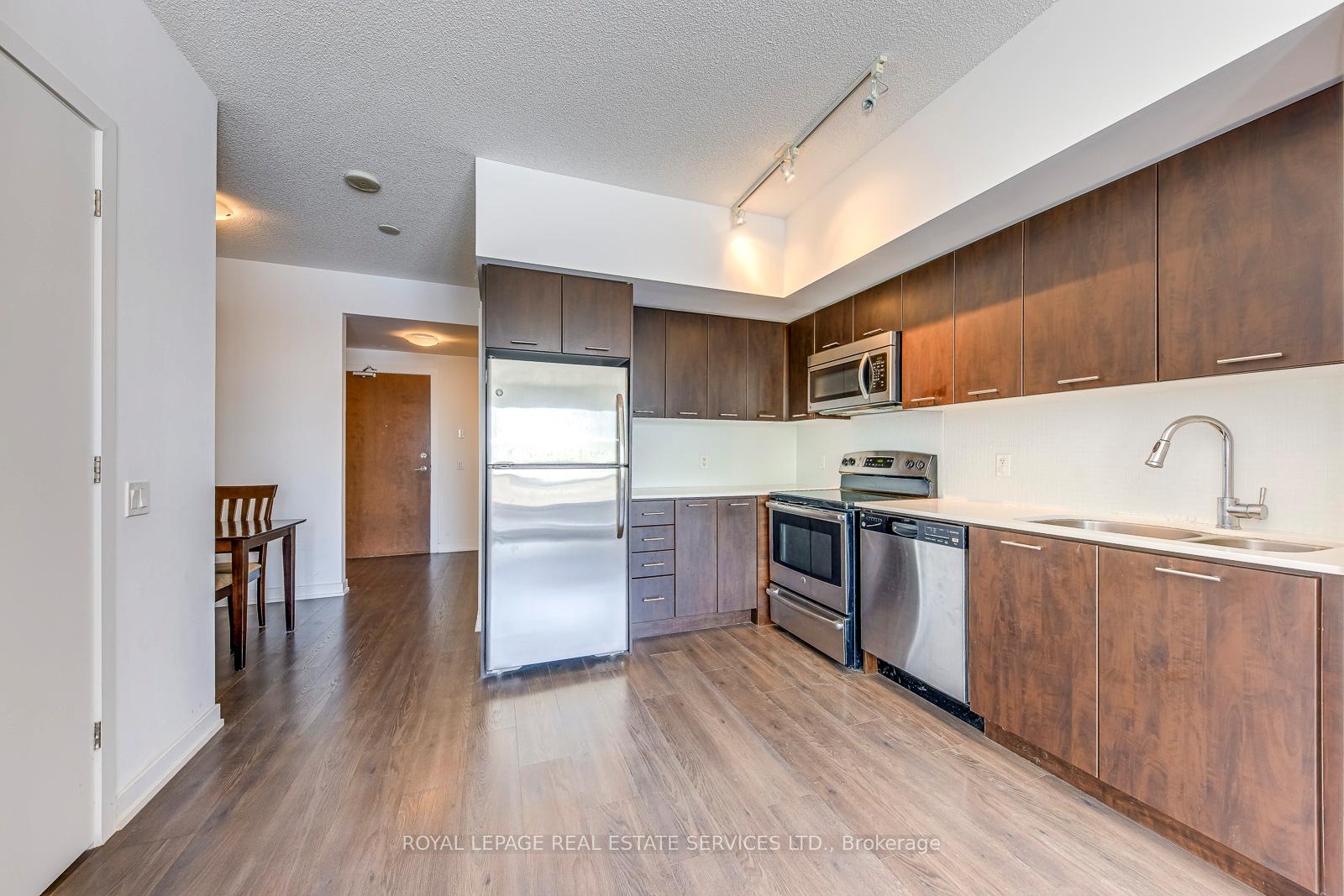 2200 Lakeshore Boulevard W 1908