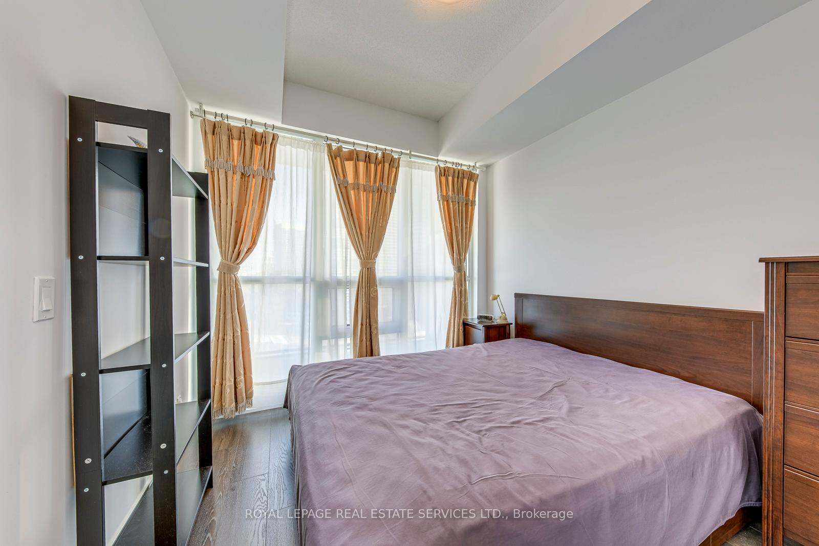 2200 Lakeshore Boulevard W 1908