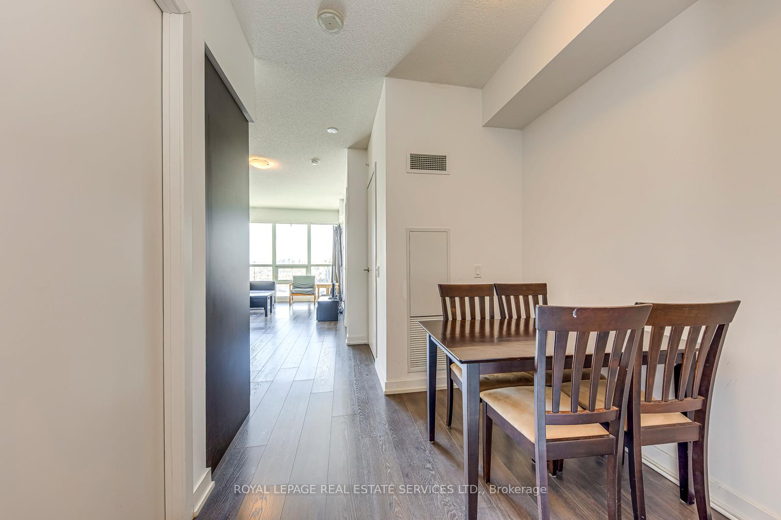 2200 Lakeshore Boulevard W 1908