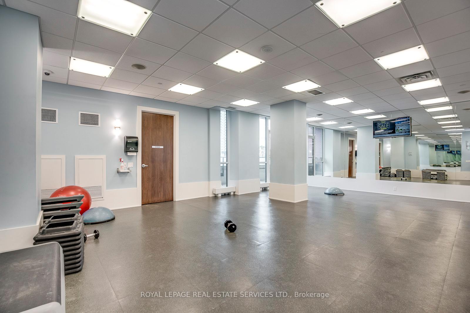 2200 Lakeshore Boulevard W 1908