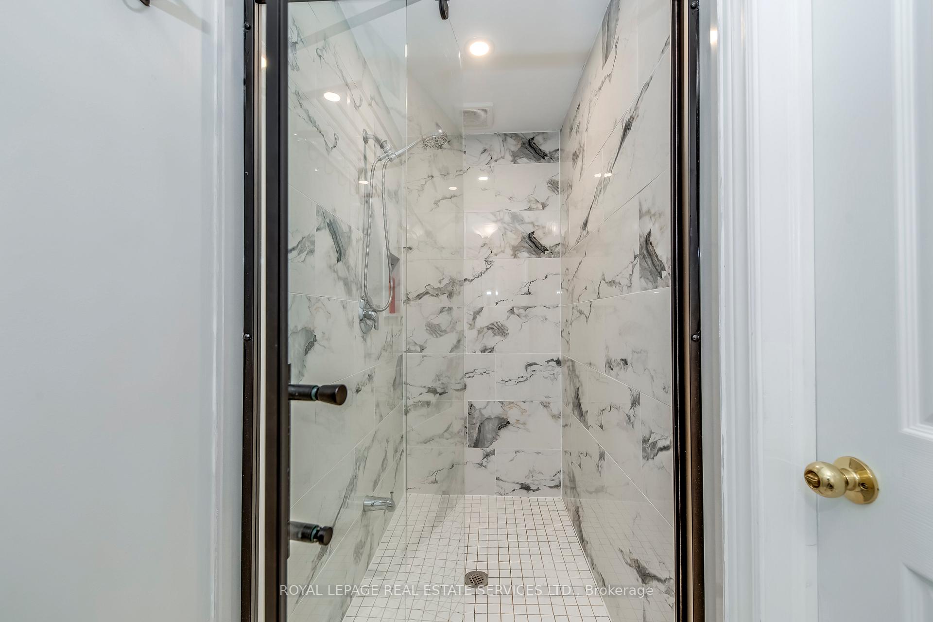 1109 Kestell Boulevard