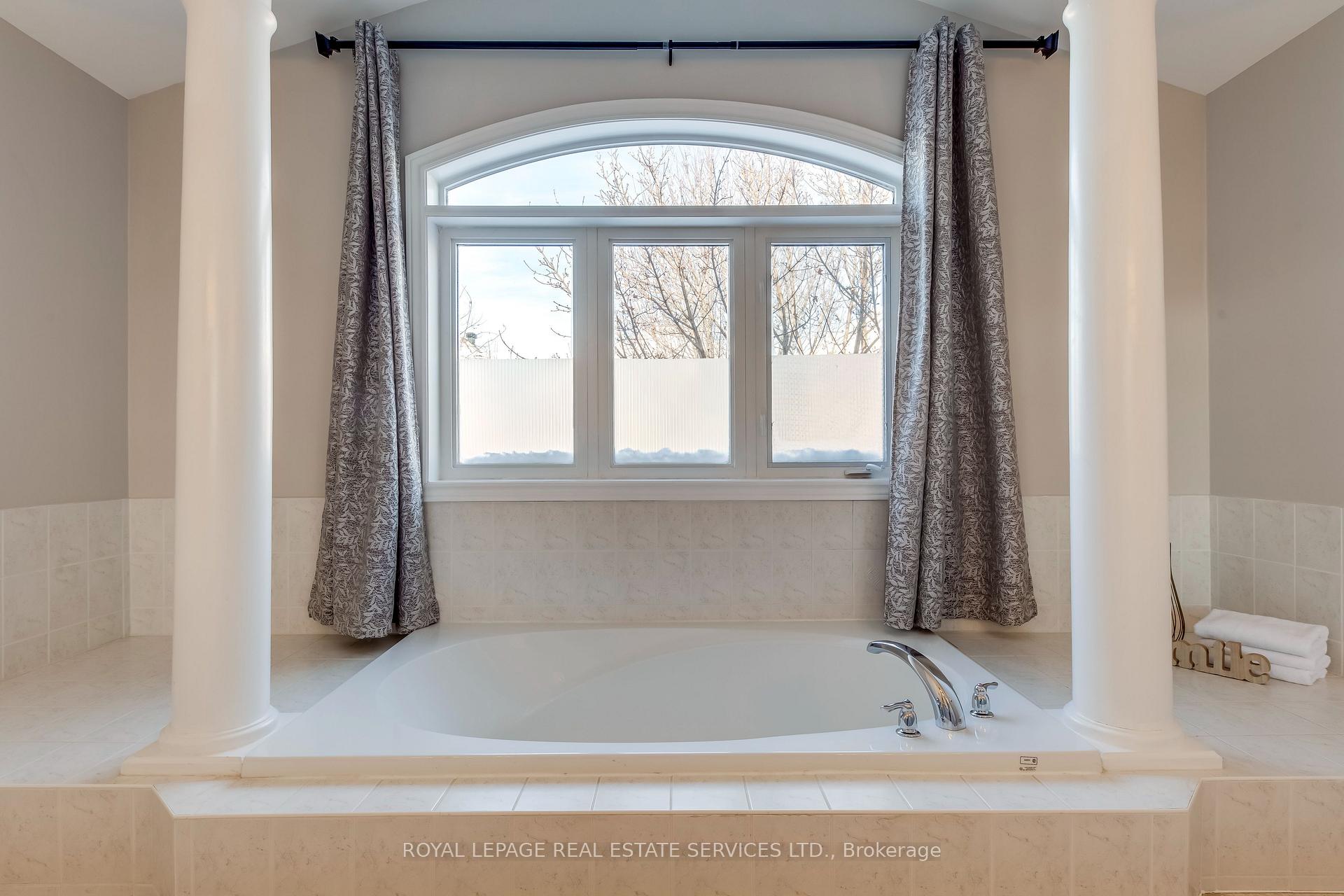 1109 Kestell Boulevard