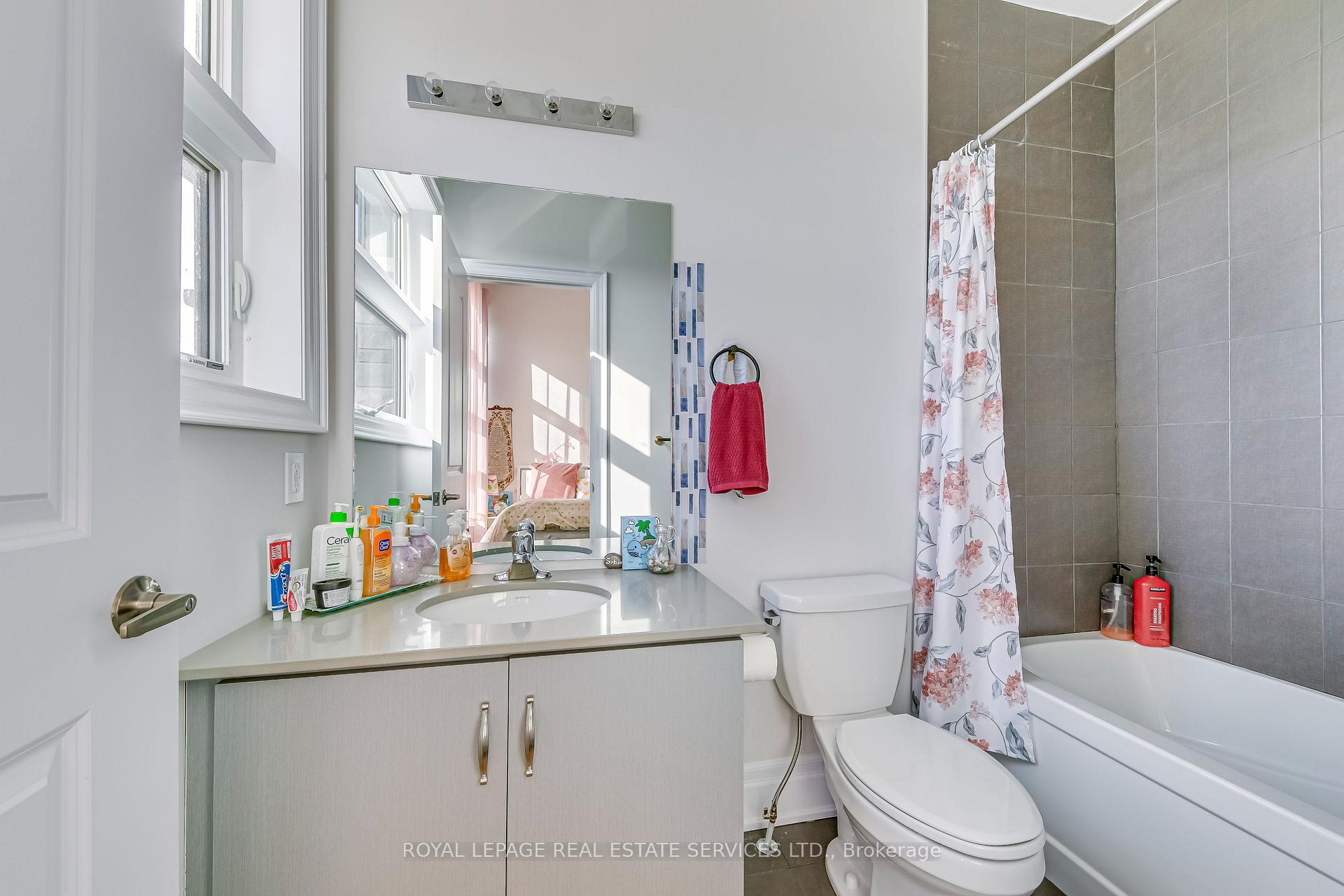 1367 Pelican Passage, Oakville