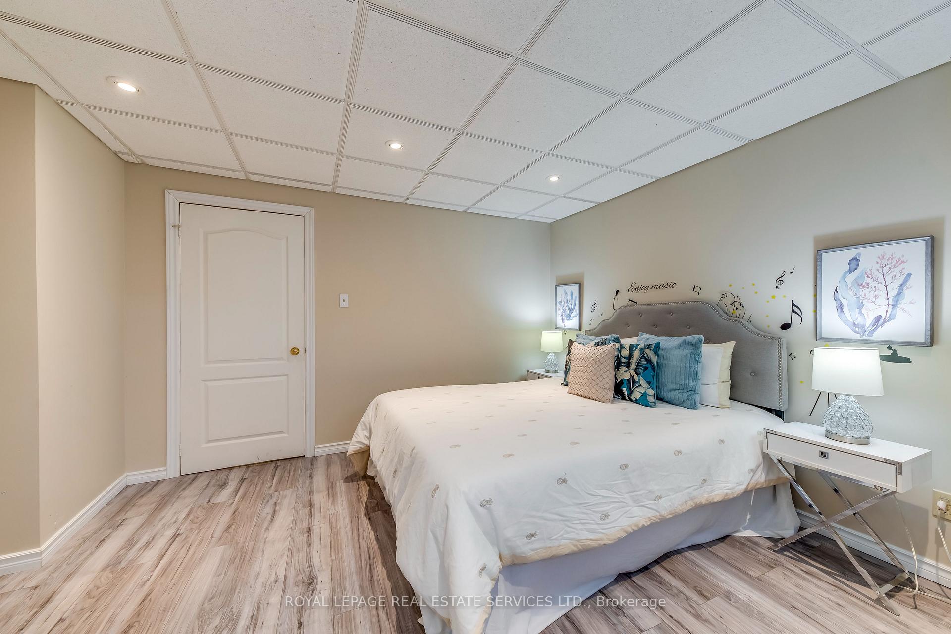 223 Lexington Road, Oakville