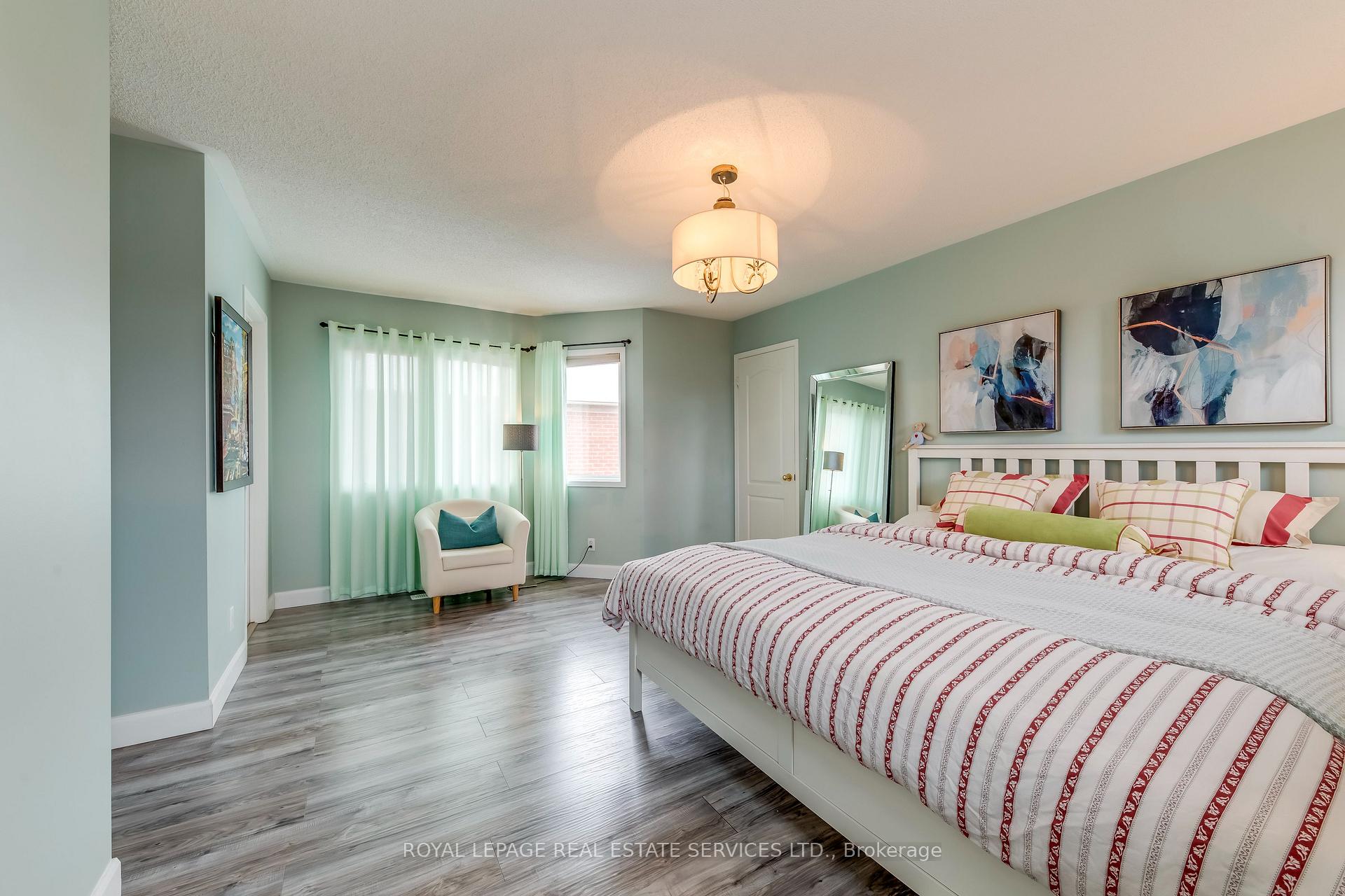 223 Lexington Road, Oakville