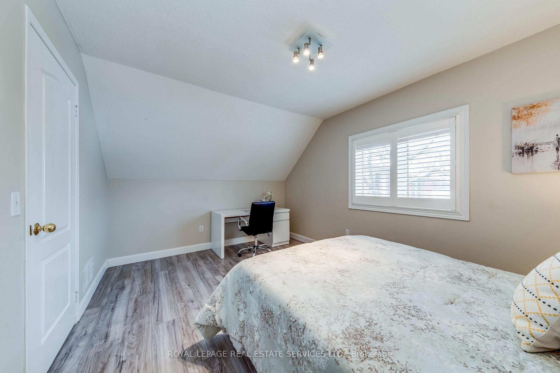 223 Lexington Road, Oakville