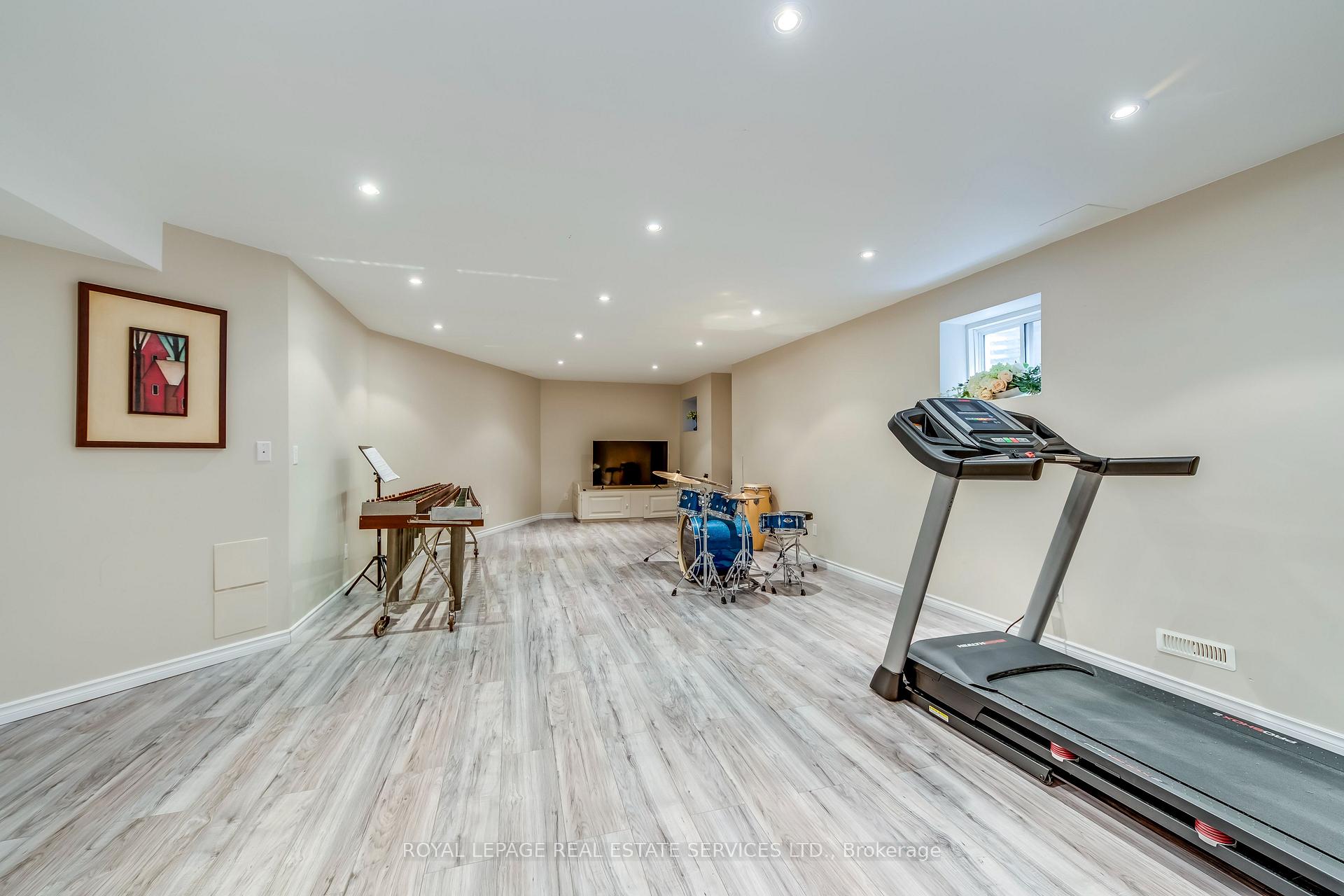 223 Lexington Road, Oakville