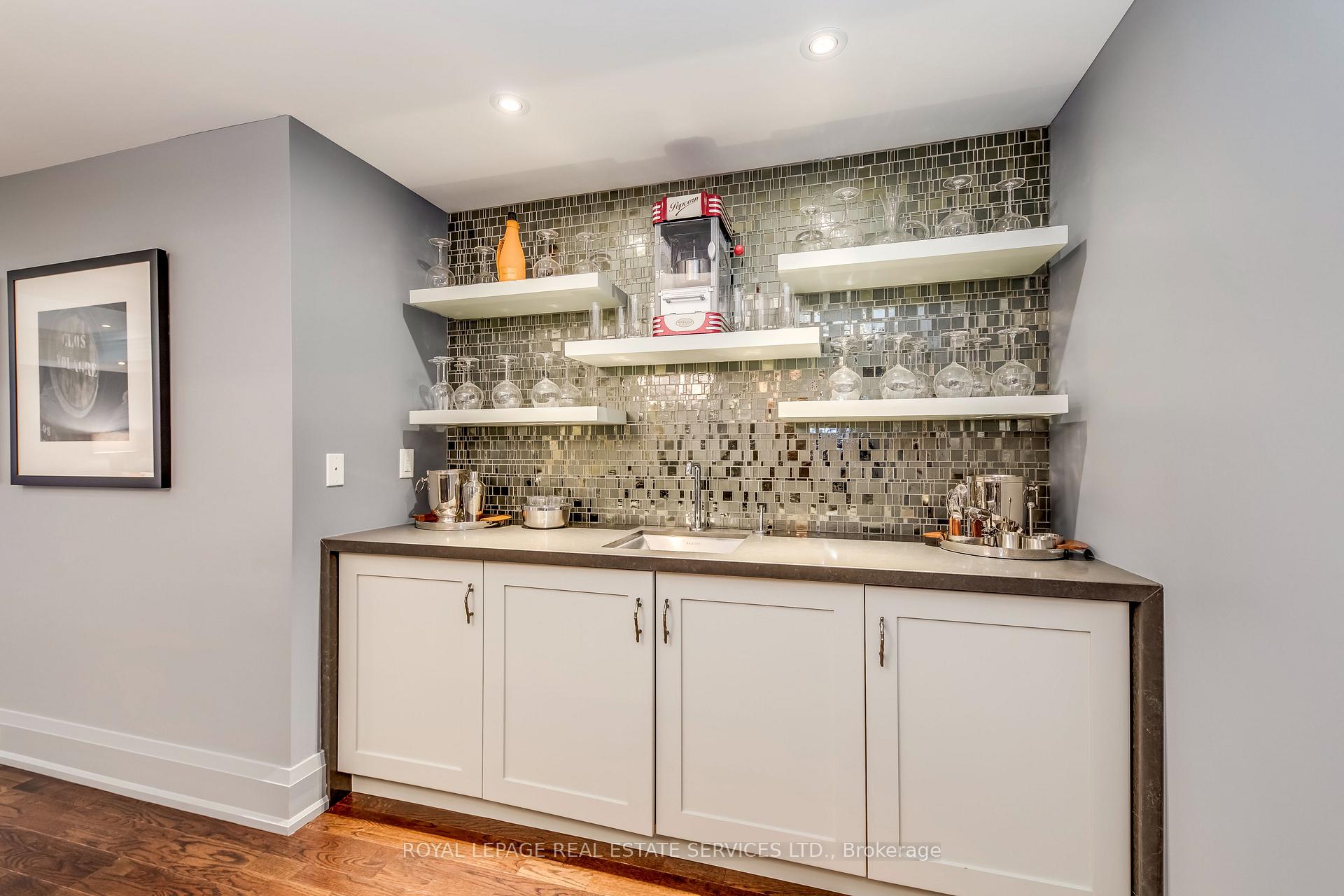 1522 Devon Road, Oakville, ON L6J 2M5, Oakville ON, L6J 2M5