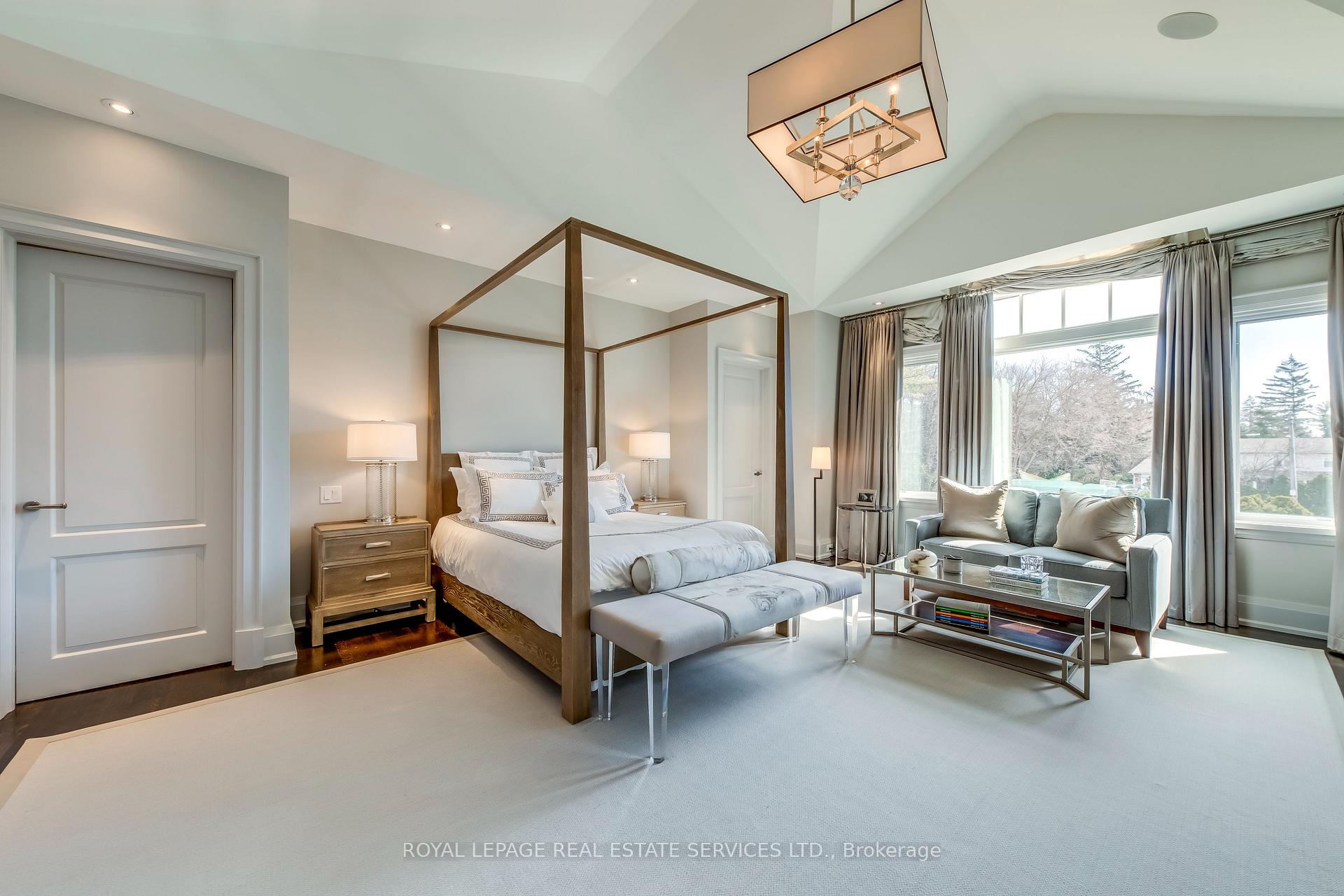 1522 Devon Road, Oakville, ON L6J 2M5, Oakville ON, L6J 2M5