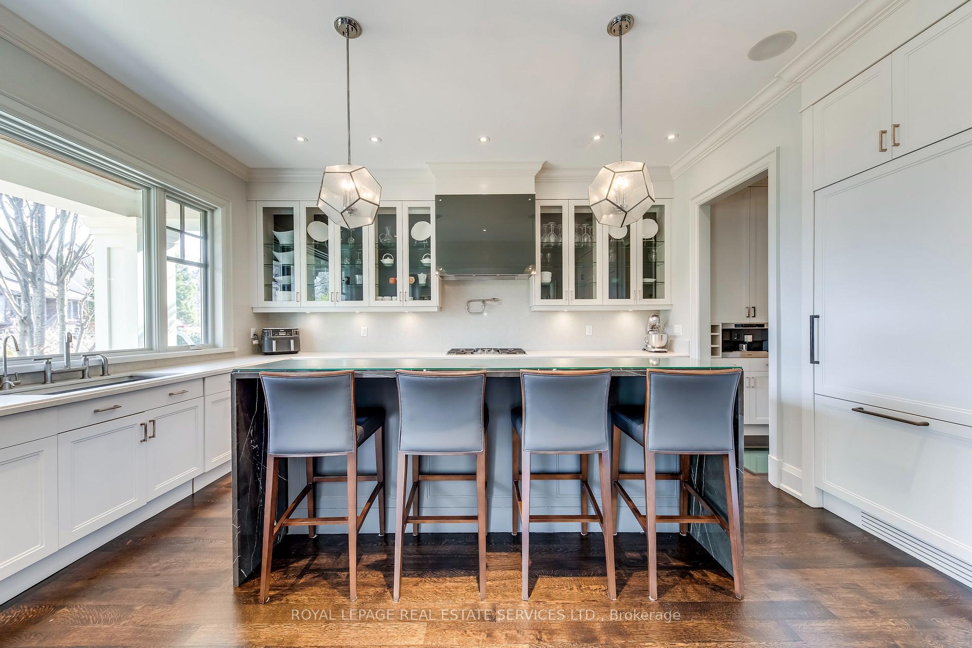 1522 Devon Road, Oakville, ON L6J 2M5, Oakville ON, L6J 2M5