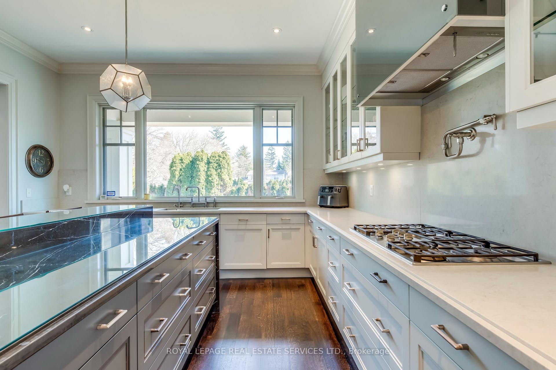 1522 Devon Road, Oakville, ON L6J 2M5, Oakville ON, L6J 2M5