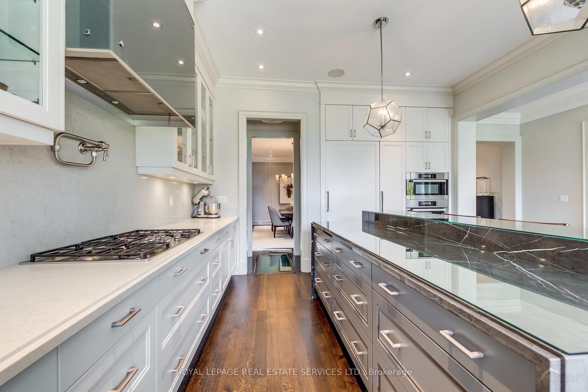 1522 Devon Road, Oakville, ON L6J 2M5, Oakville ON, L6J 2M5