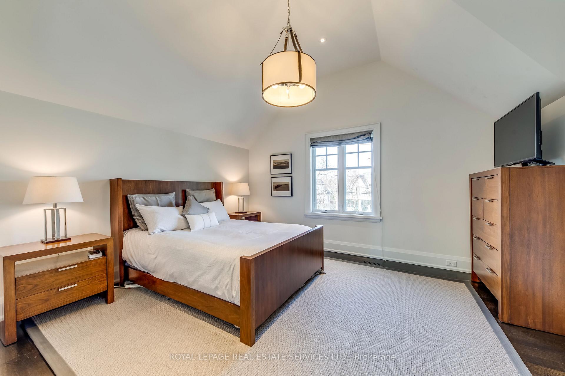 1522 Devon Road, Oakville, ON L6J 2M5, Oakville ON, L6J 2M5