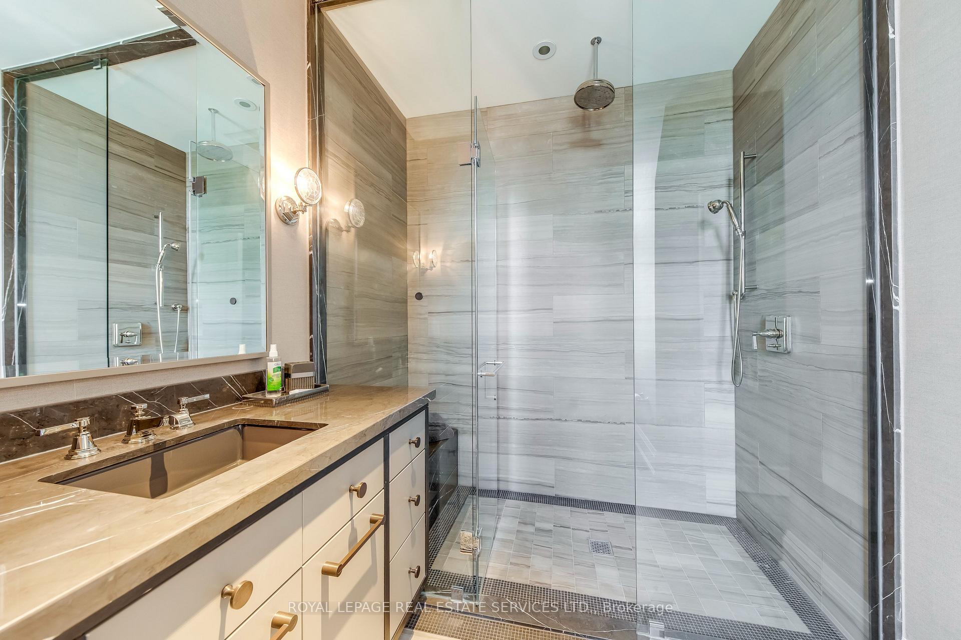 1522 Devon Road, Oakville, ON L6J 2M5, Oakville ON, L6J 2M5