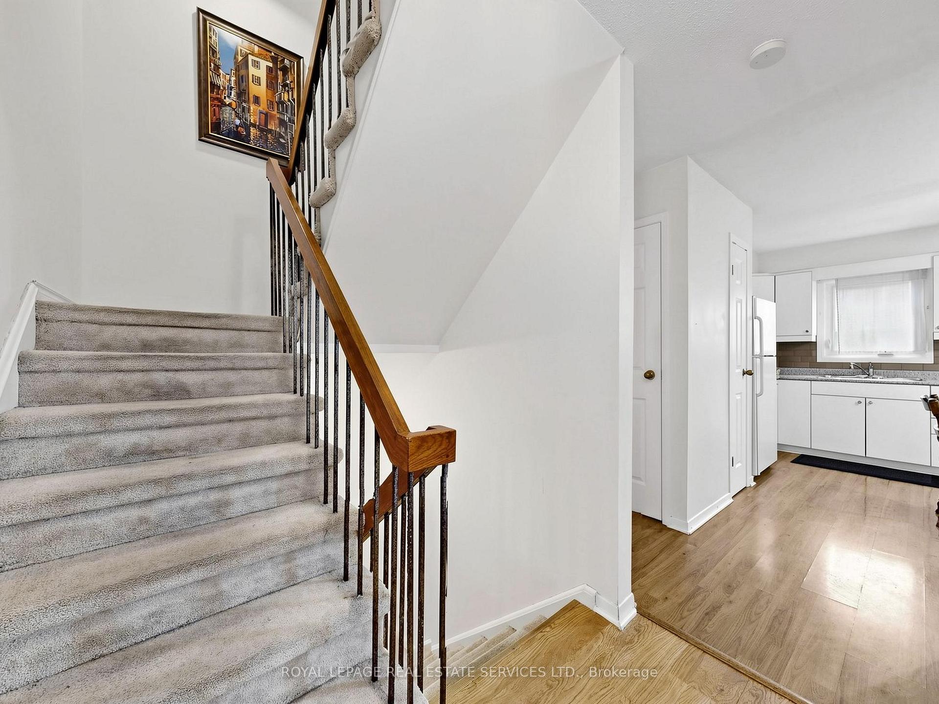 530 Falgarwood Drive 21