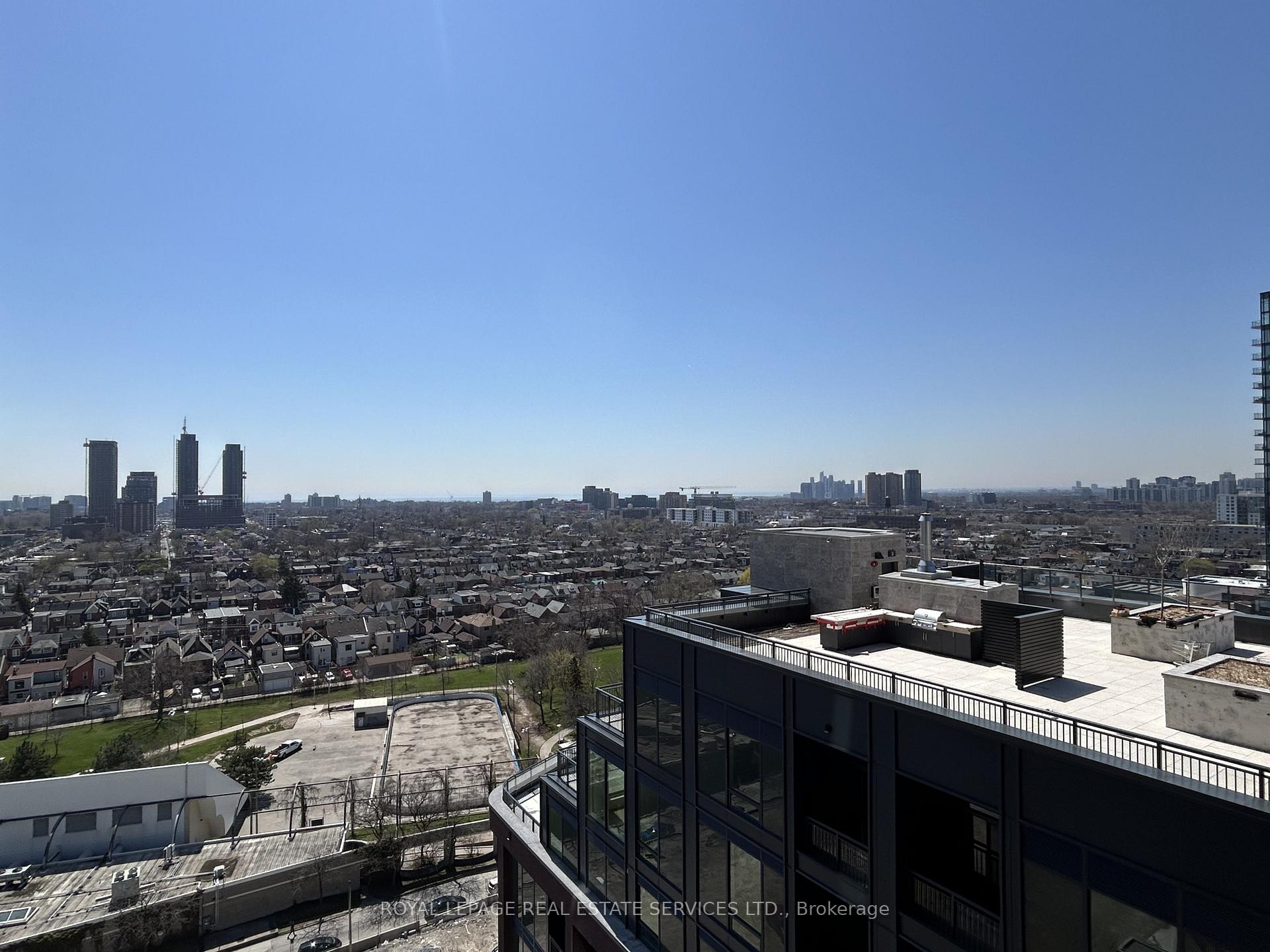 1185 Dupont Street 1211