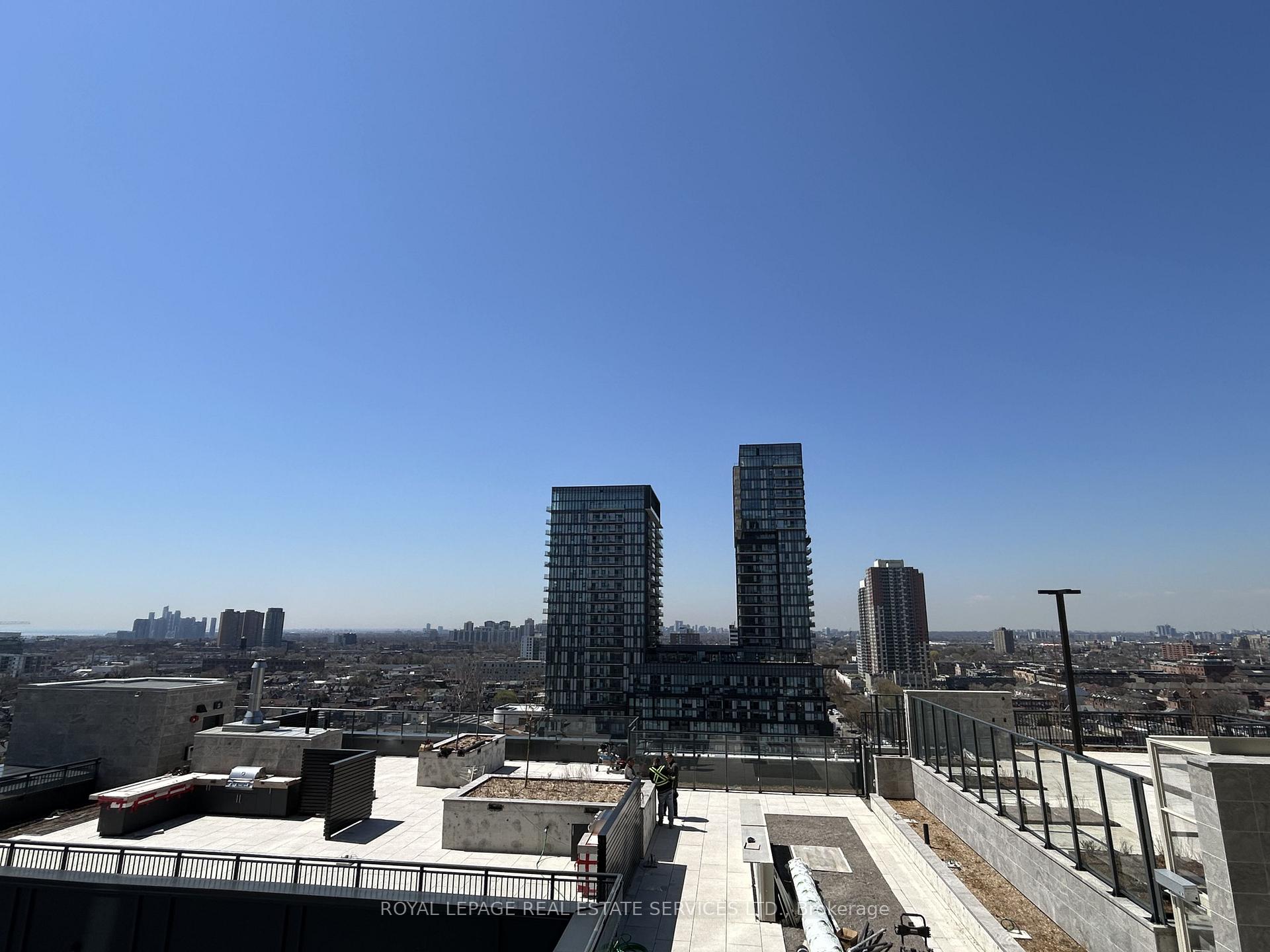 1185 Dupont Street 1211