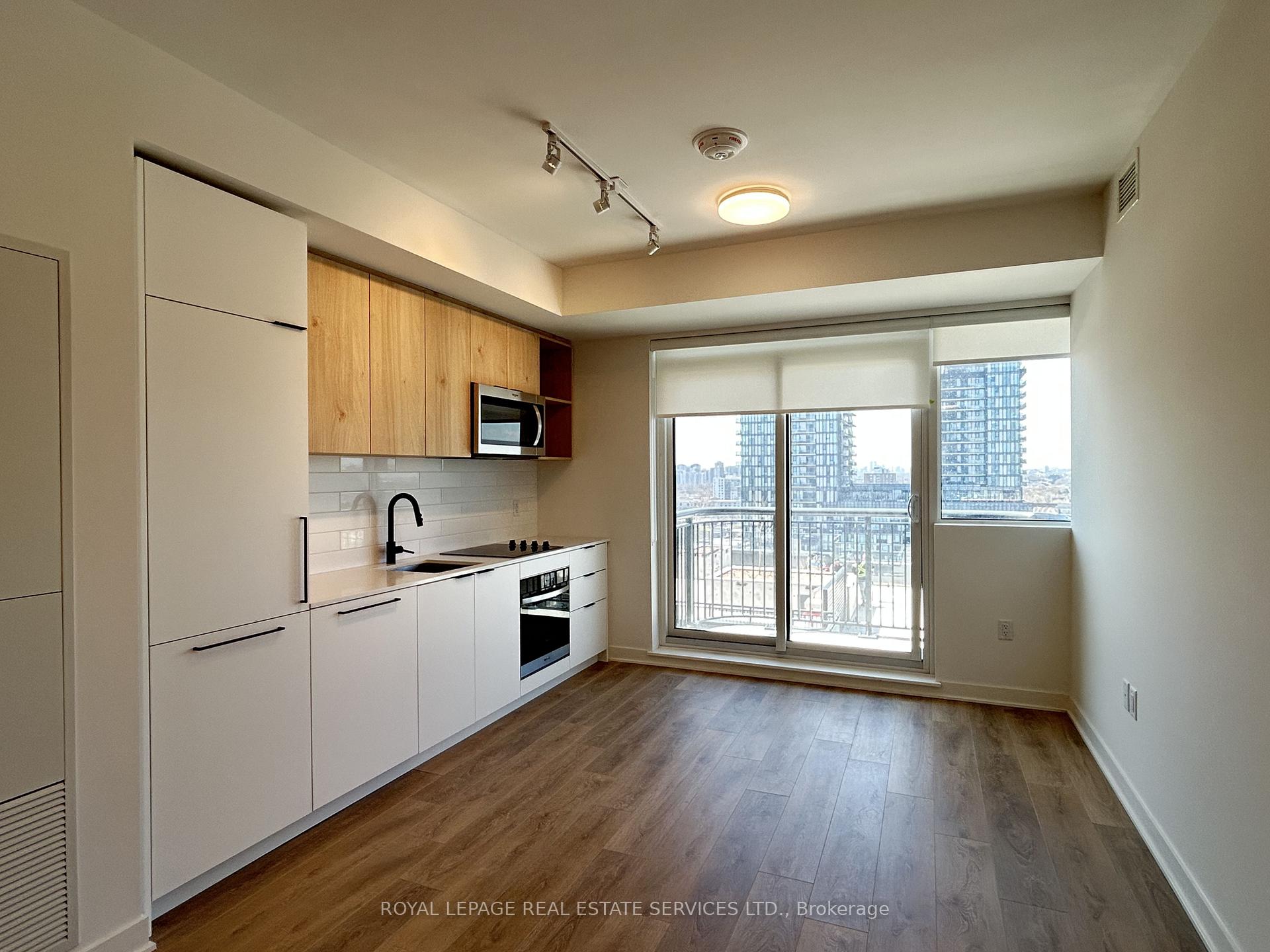 1185 Dupont Street 1211