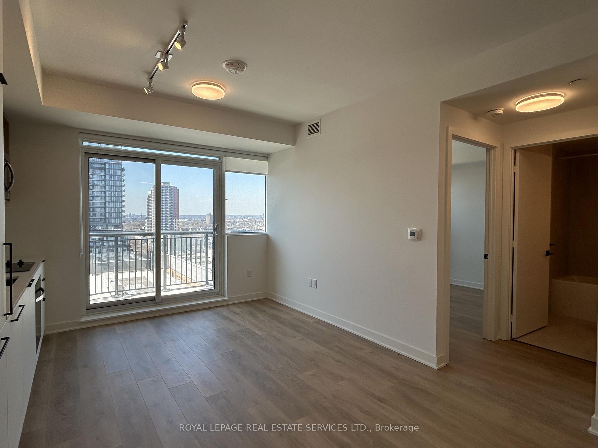 1185 Dupont Street 1211