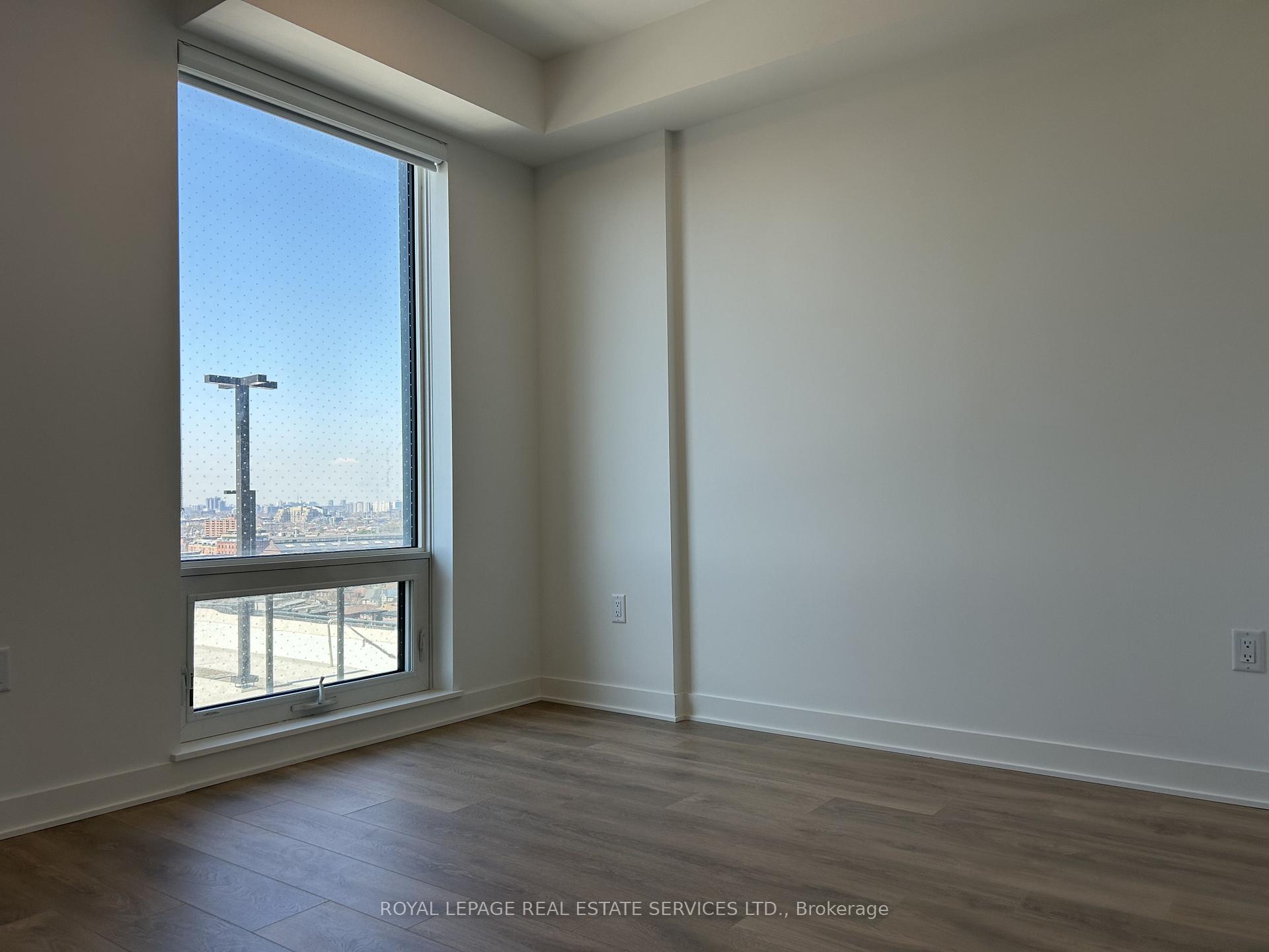 1185 Dupont Street 1211