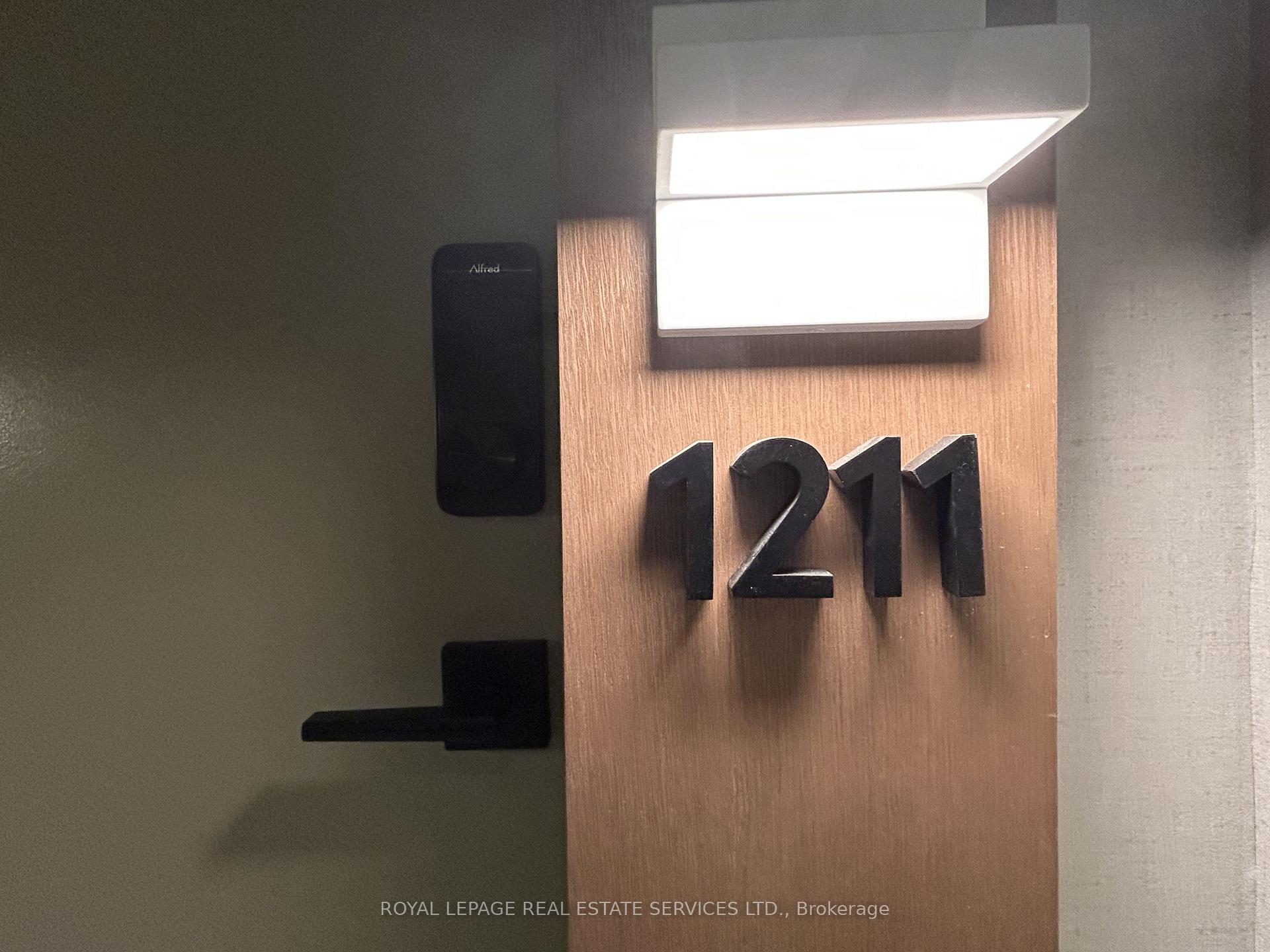 1185 Dupont Street 1211