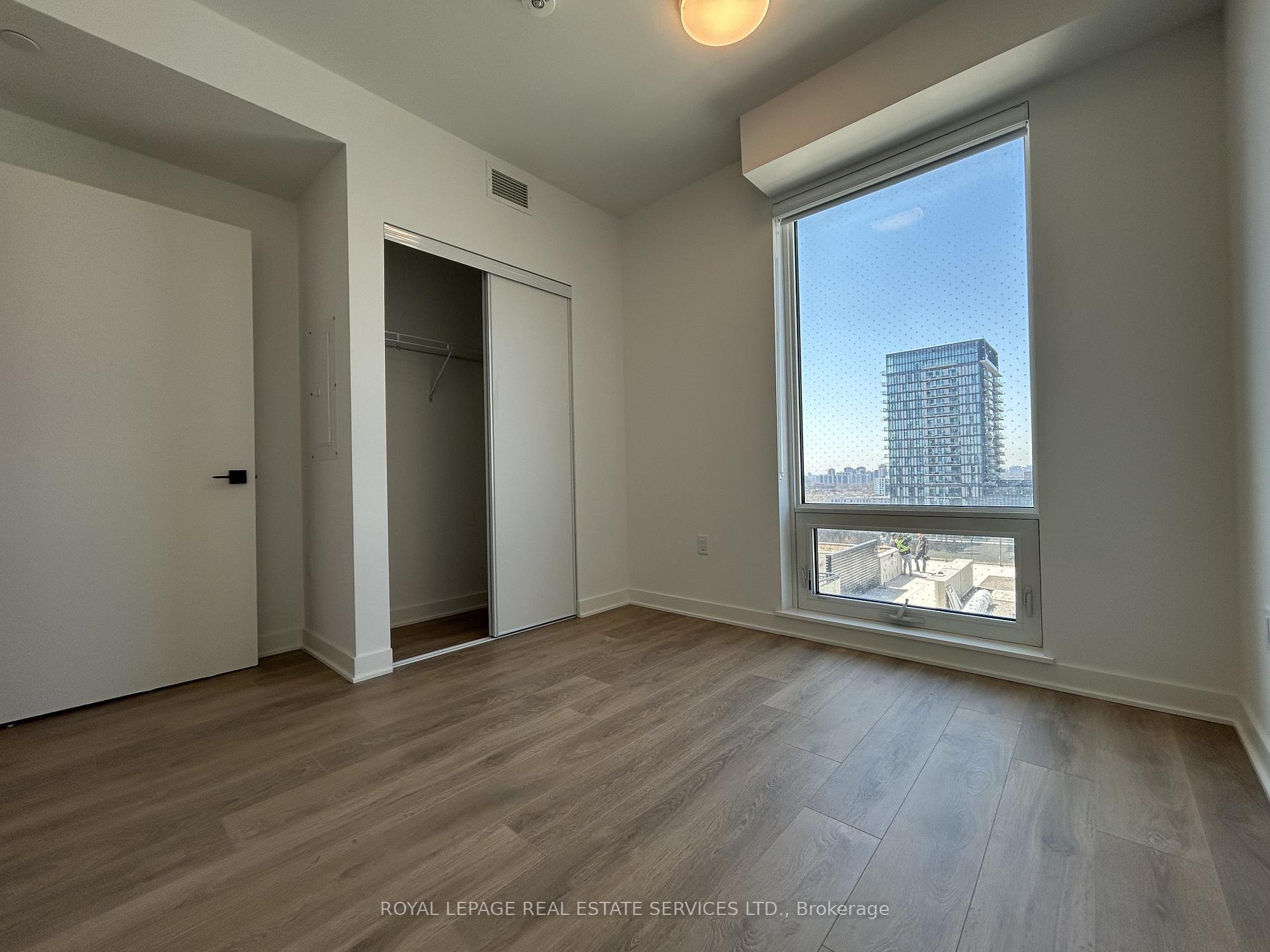 1185 Dupont Street 1211