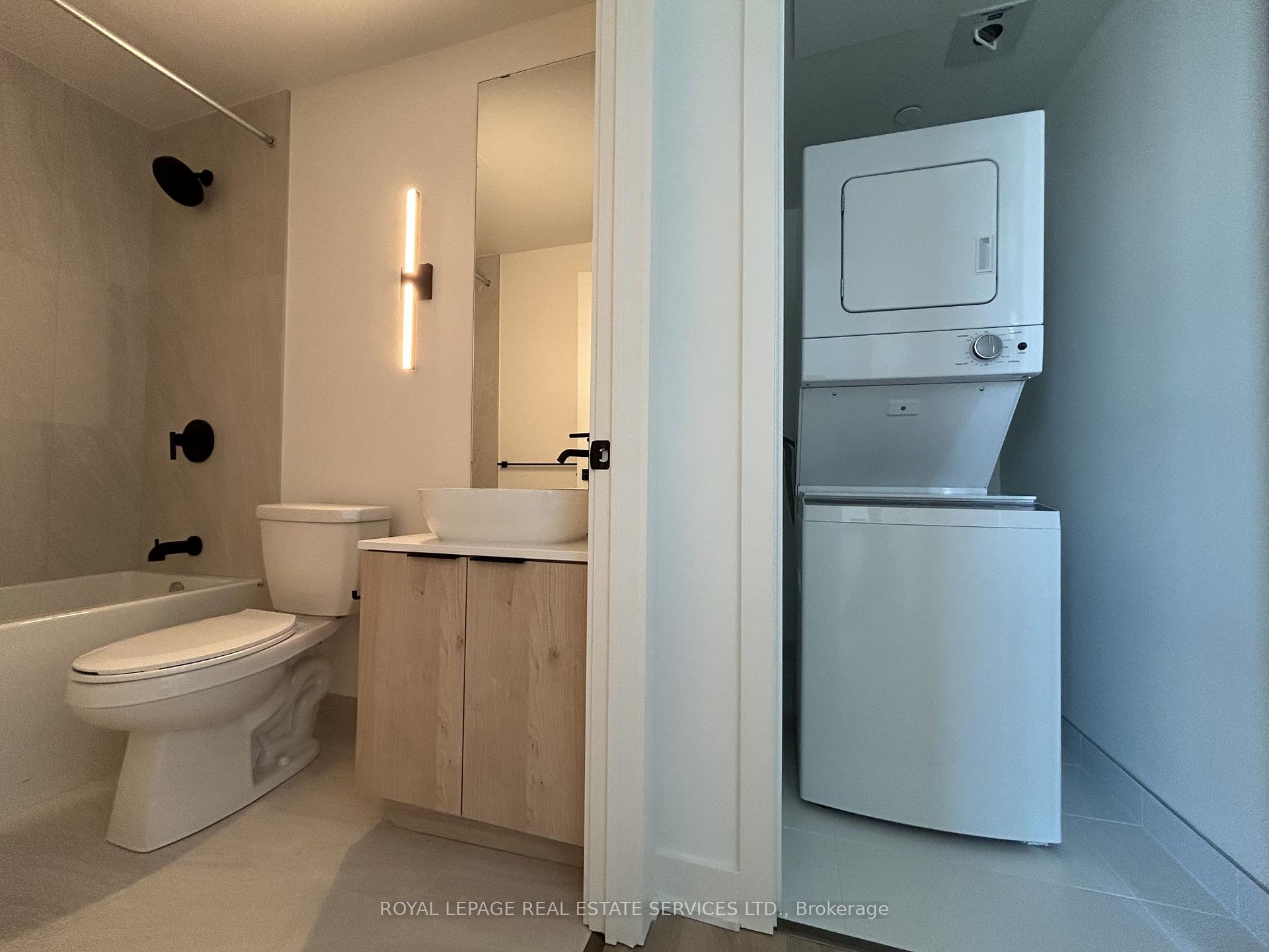 1185 Dupont Street 1211