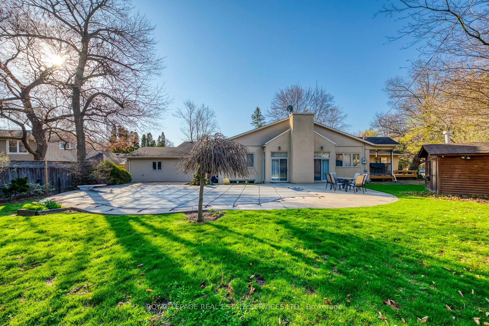 1327 Sedgewick Crescent